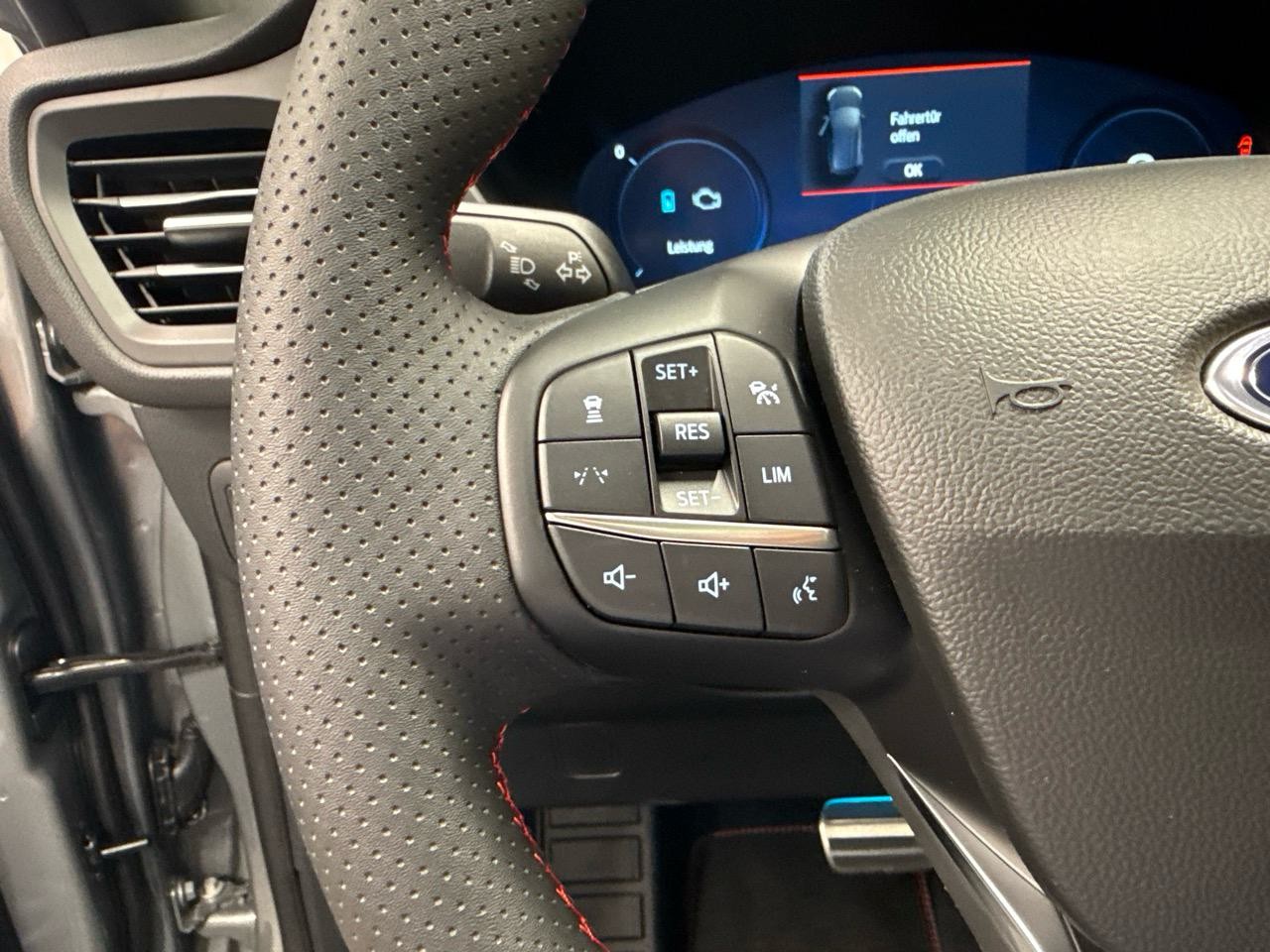 FORD Kuga 2.5 PHEV ST-Line X 243PS-image-10