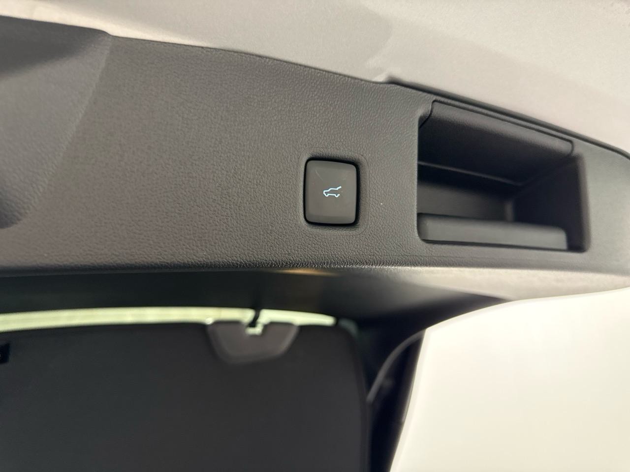 FORD Kuga 2.5 PHEV ST-Line X 243PS-image-15