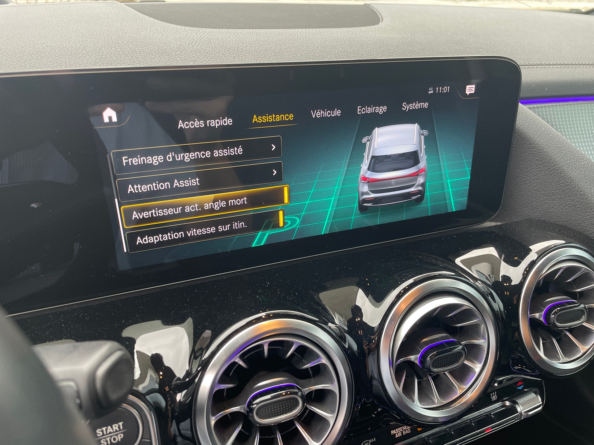 MERCEDES-BENZ EQA 350 AMG Line 4Matic-image-16