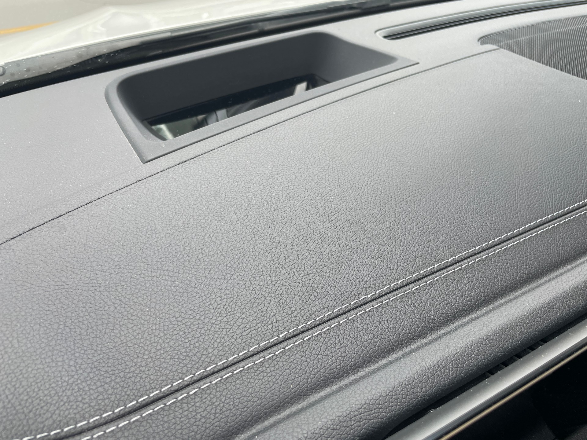MERCEDES-BENZ EQA 350 AMG Line 4Matic-image-12