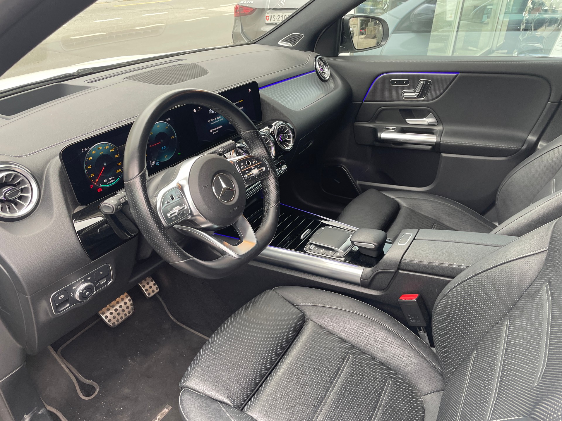 MERCEDES-BENZ EQA 350 AMG Line 4Matic-image-7