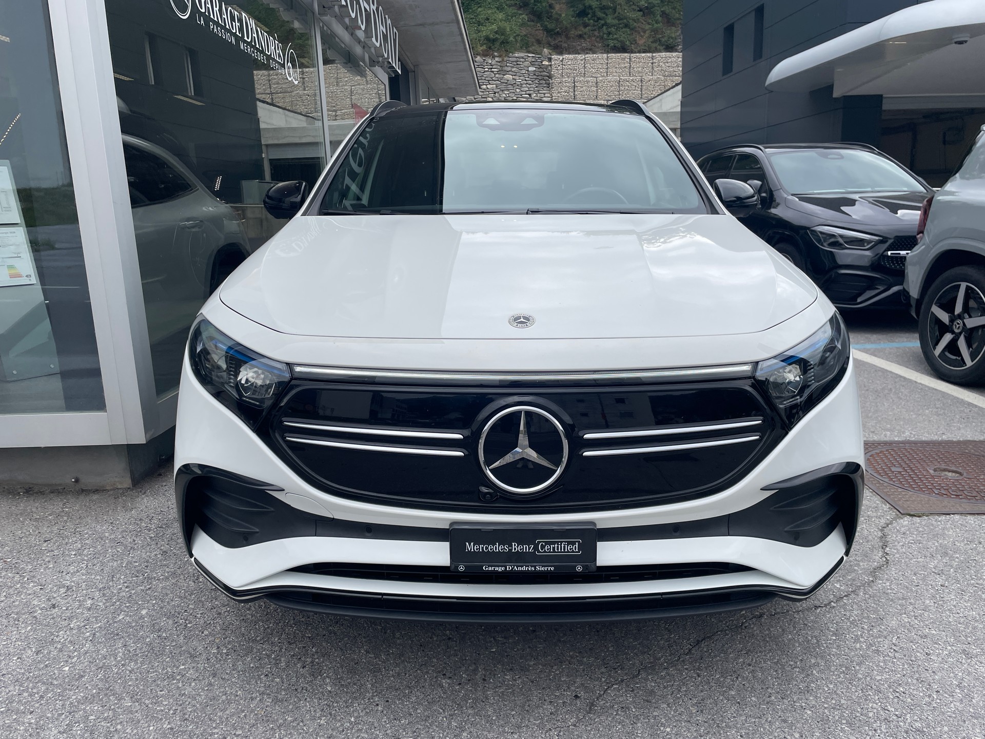 MERCEDES-BENZ EQA 350 AMG Line 4Matic-image-1