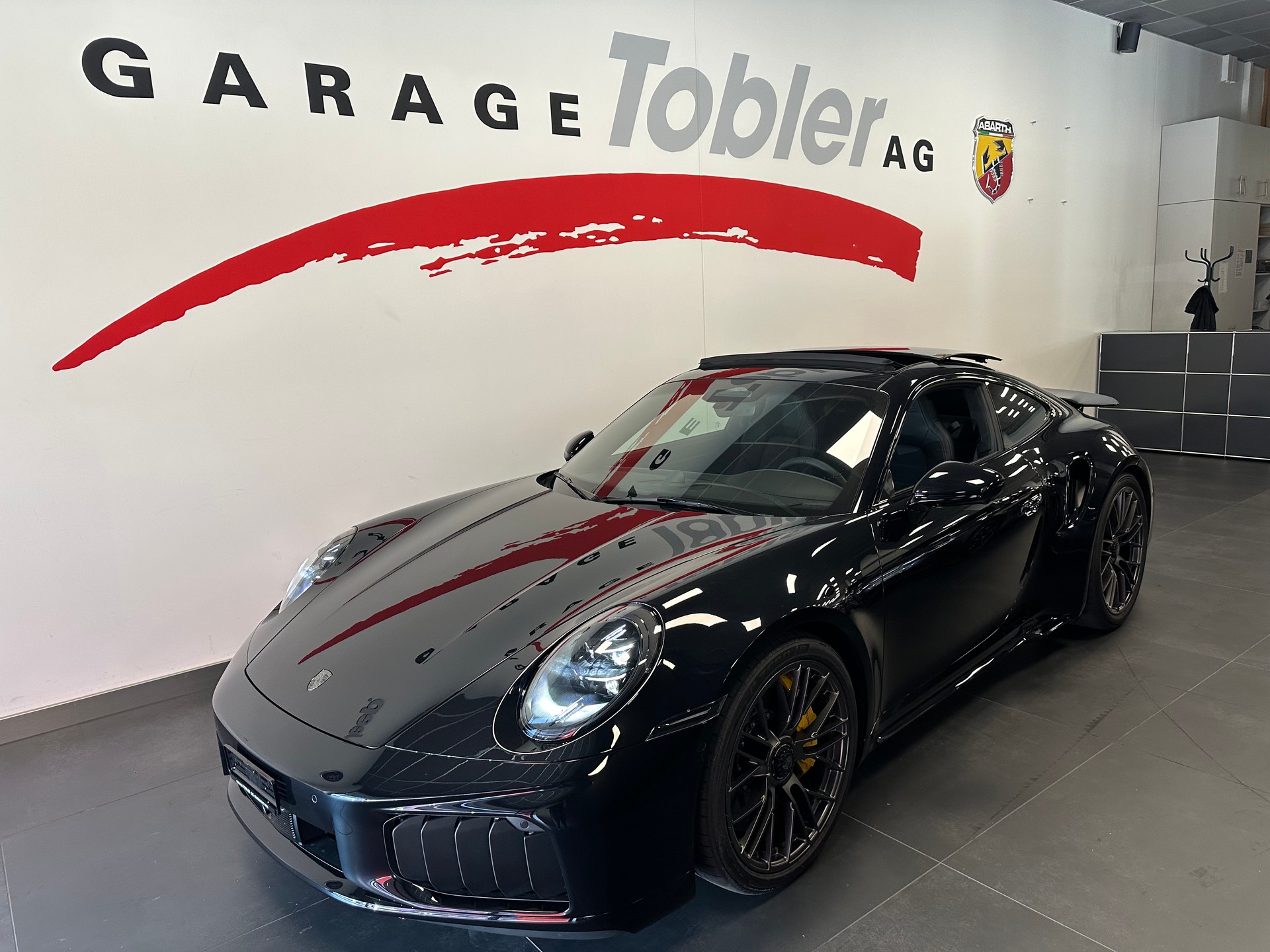 PORSCHE 911 Turbo S PDK-image-2