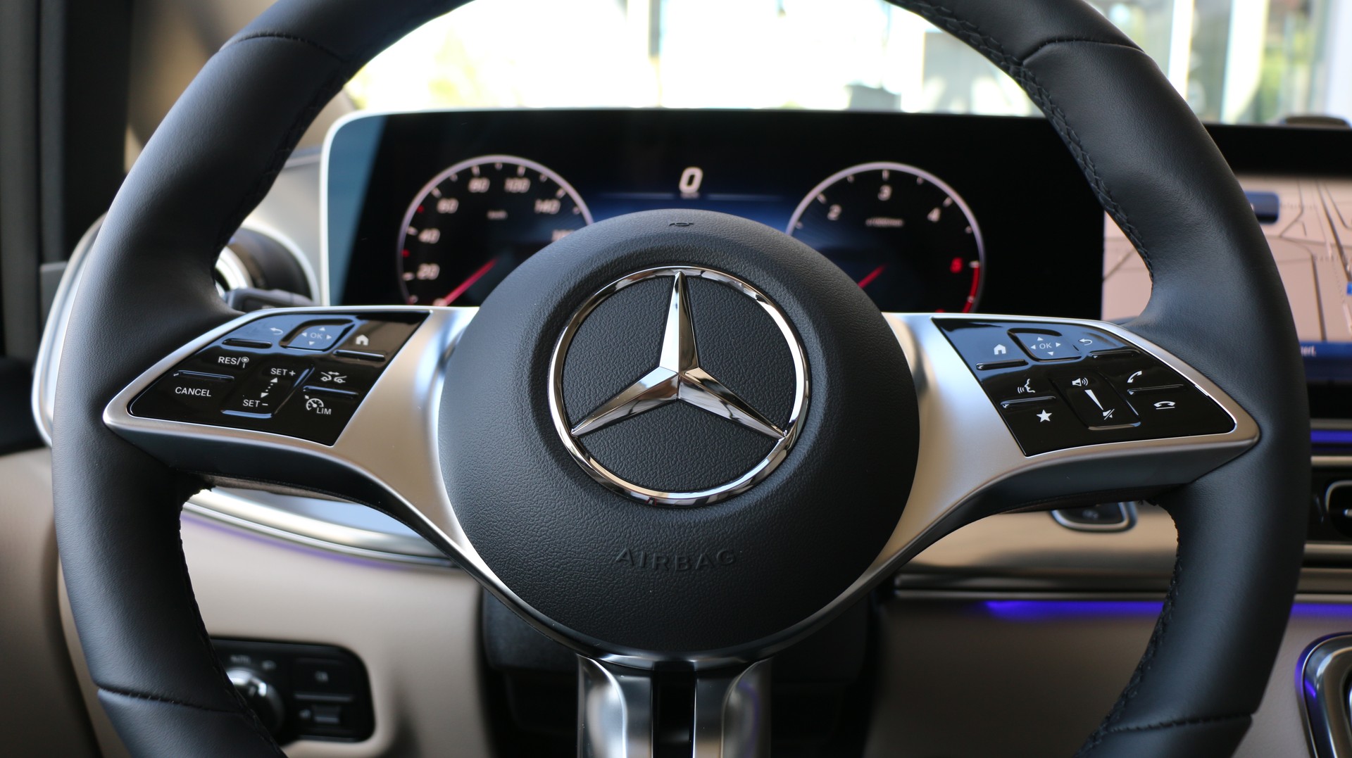 MERCEDES-BENZ V 300 d EXCLUSIVE 3430mm E-image-17