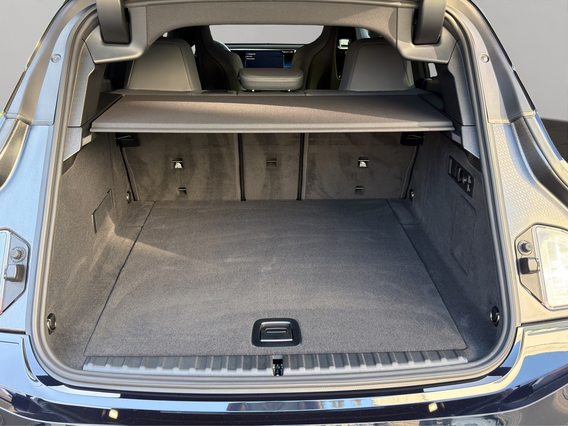 BMW iX xDrive60 M Sport Pro-image-18