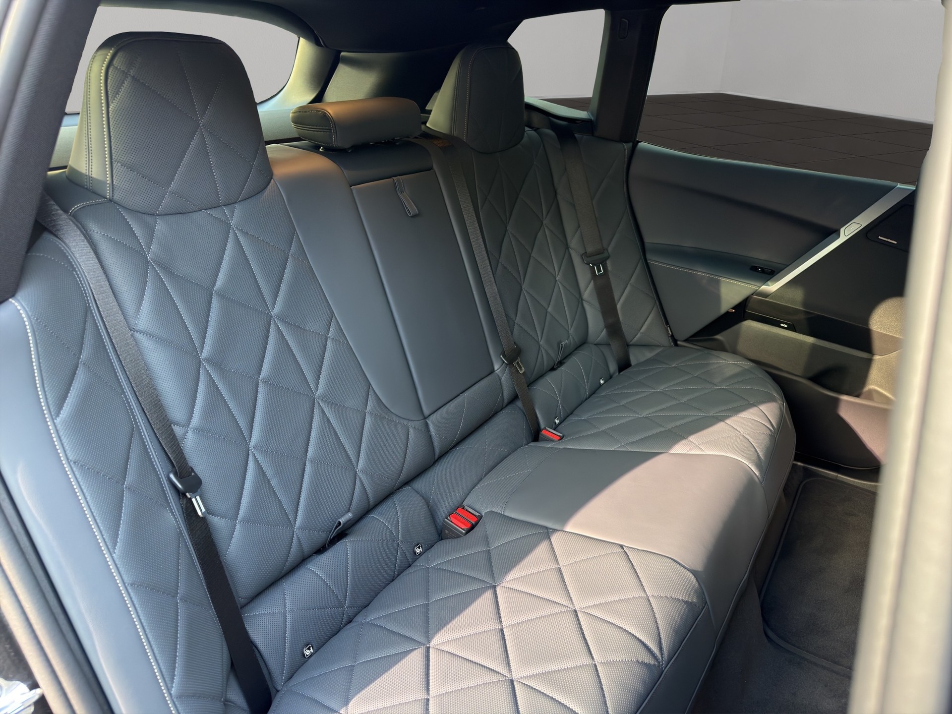 BMW iX xDrive60 M Sport Pro-image-20