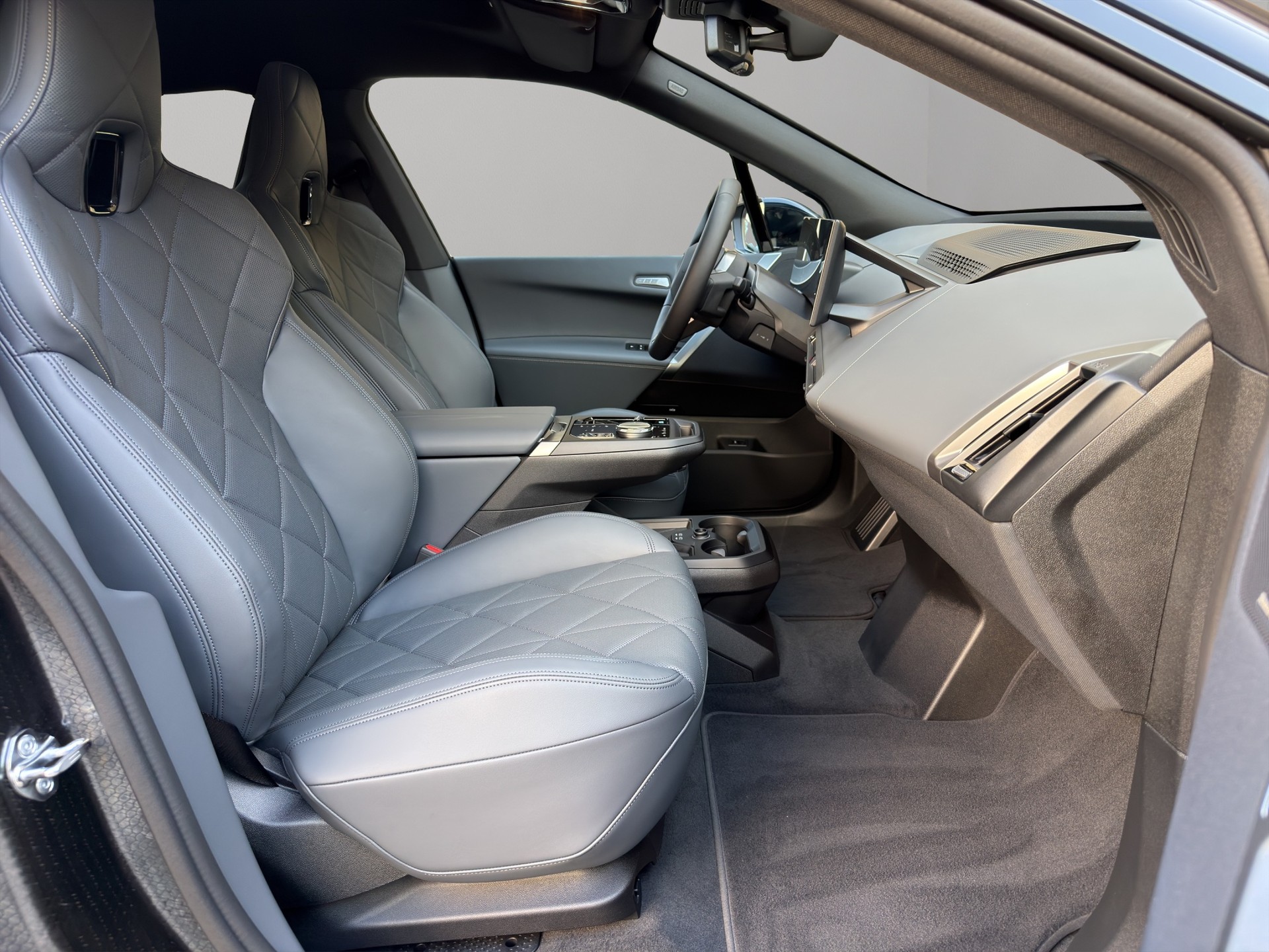 BMW iX xDrive60 M Sport Pro-image-19