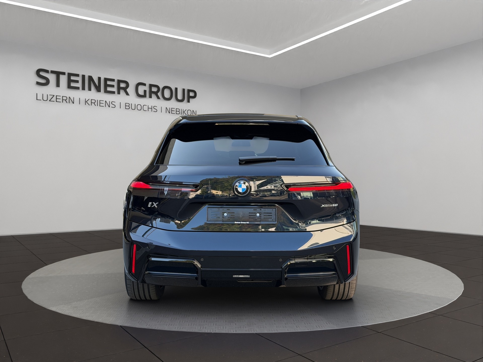 BMW iX xDrive60 M Sport Pro-image-5
