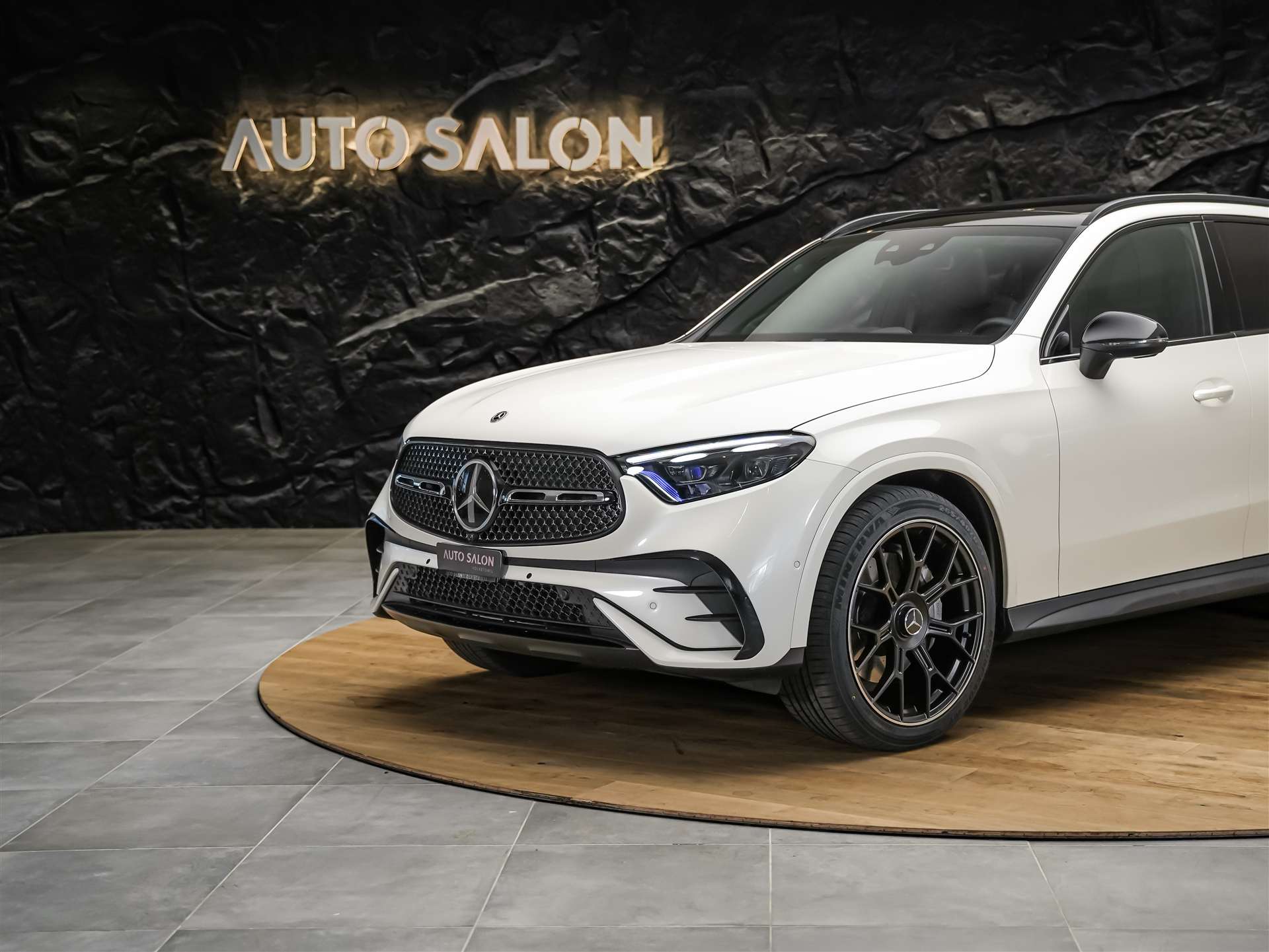 MERCEDES-BENZ GLC 300 4Matic AMG Line 9G-Tronic *21" Felgen*Panorama*AHK*-image-15