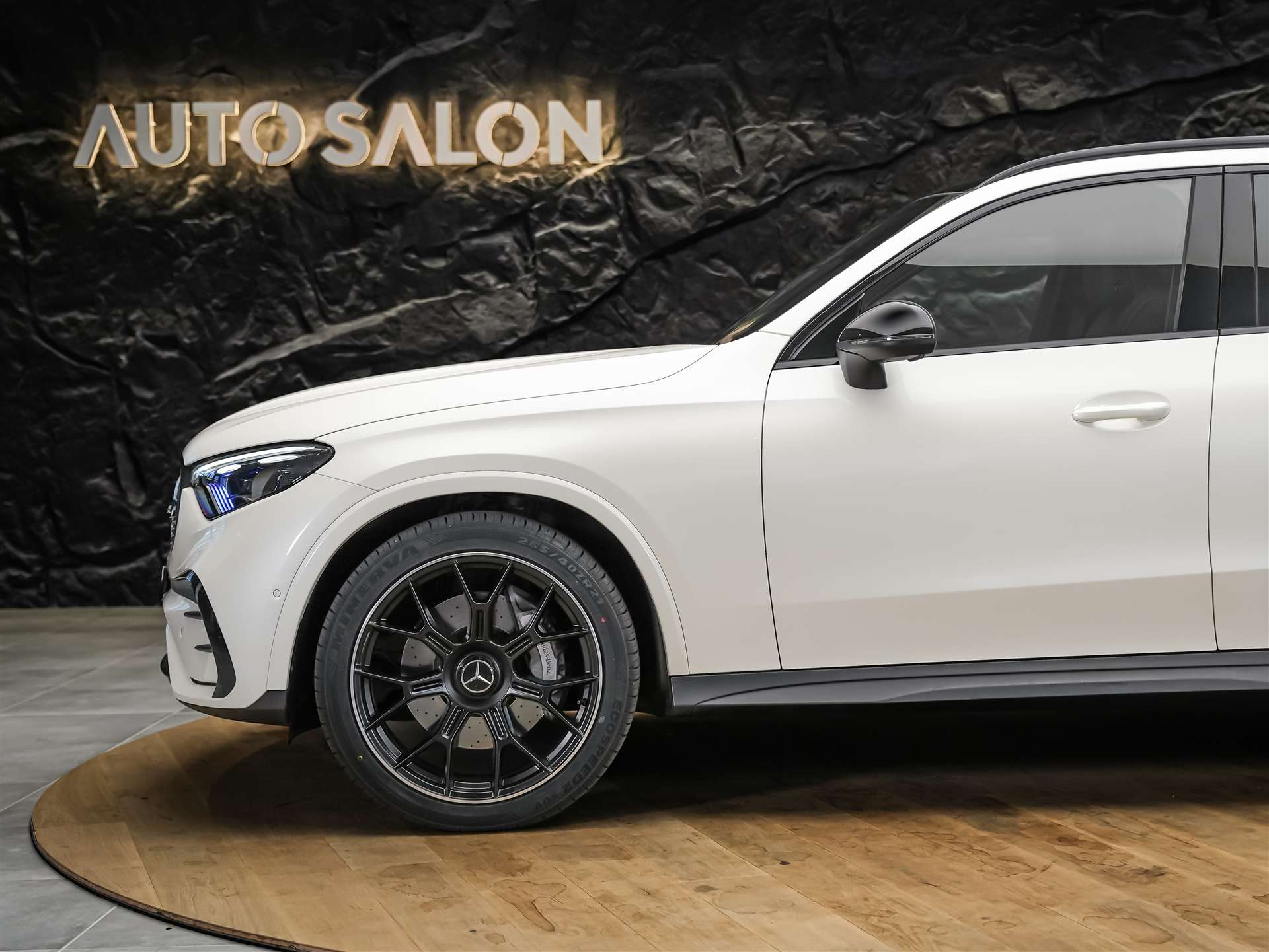 MERCEDES-BENZ GLC 300 4Matic AMG Line 9G-Tronic *21" Felgen*Panorama*AHK*-image-16
