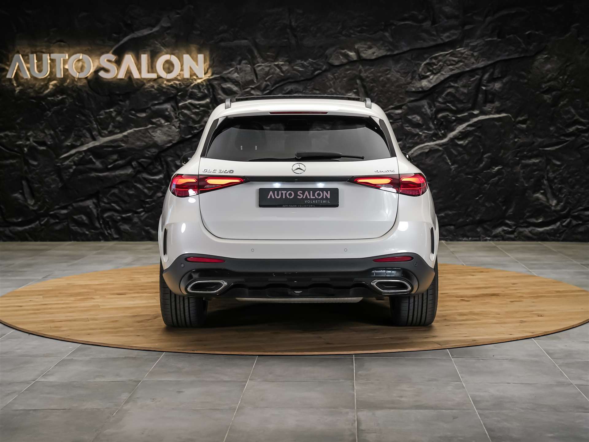 MERCEDES-BENZ GLC 300 4Matic AMG Line 9G-Tronic *21" Felgen*Panorama*AHK*-showroom-element-3