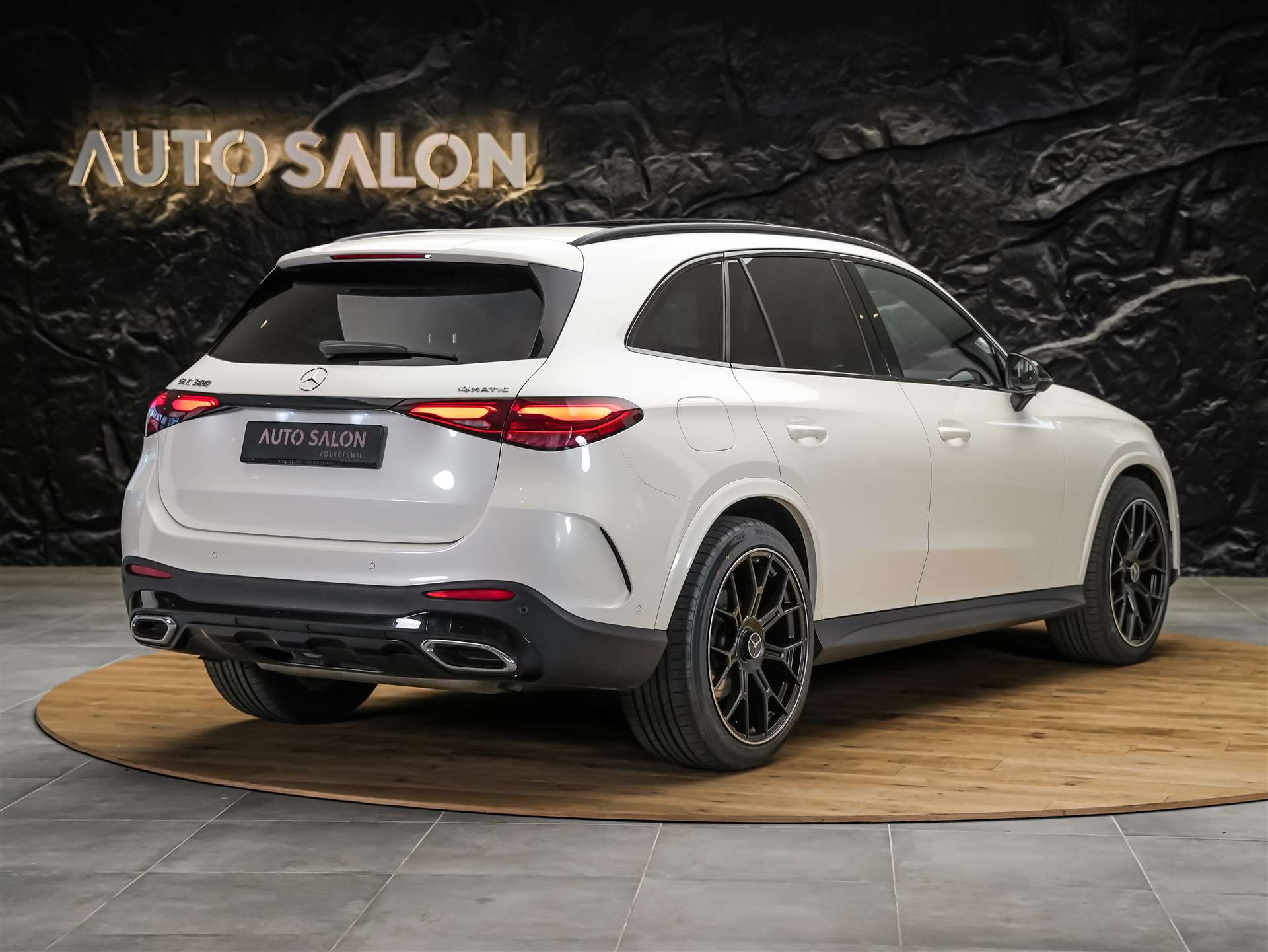 MERCEDES-BENZ GLC 300 4Matic AMG Line 9G-Tronic *21" Felgen*Panorama*AHK*-image-4