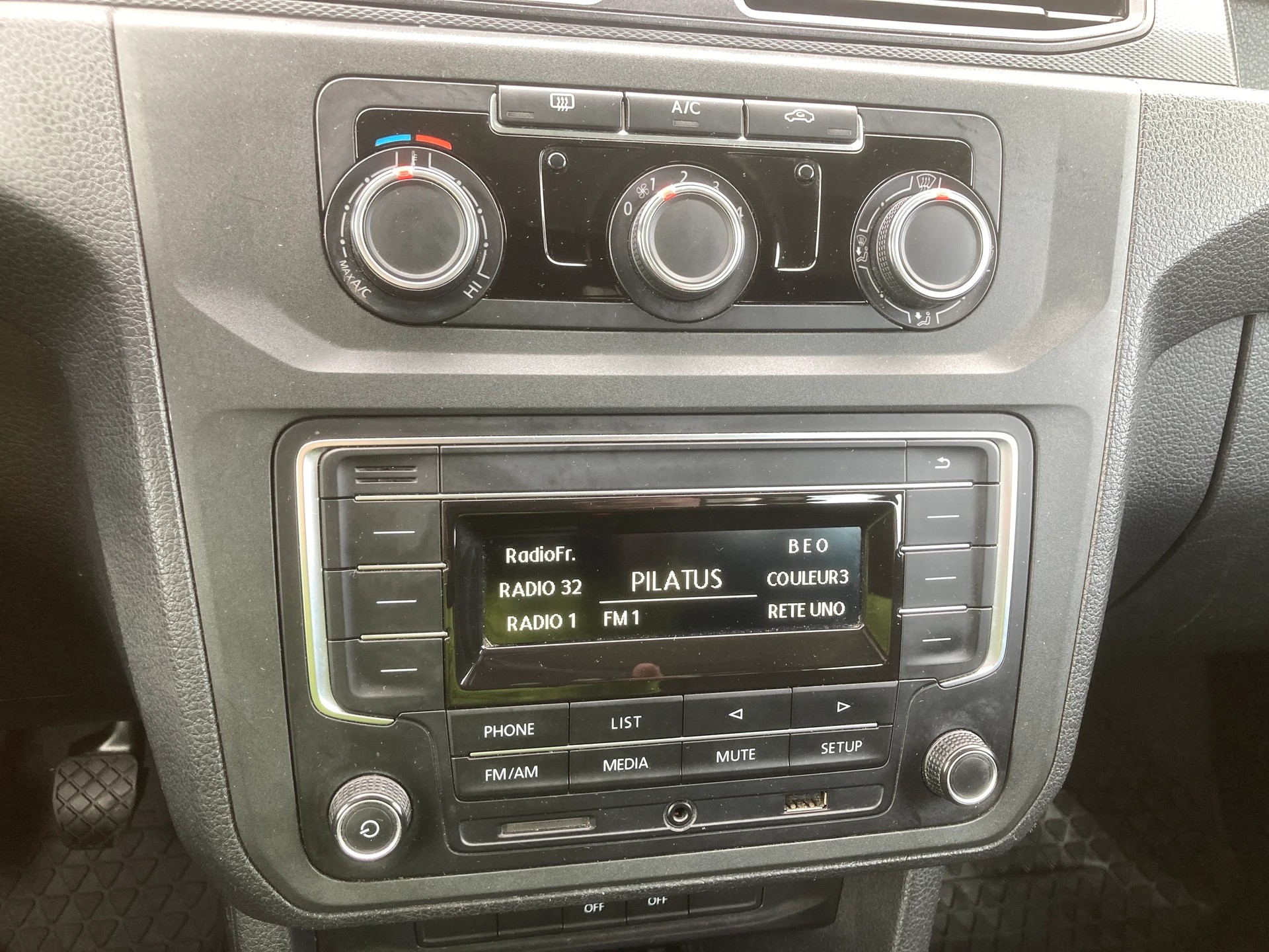 VW Caddy 2.0TDI 4Motion BlueMotion Technology mit 2 Schiebetüren-image-12