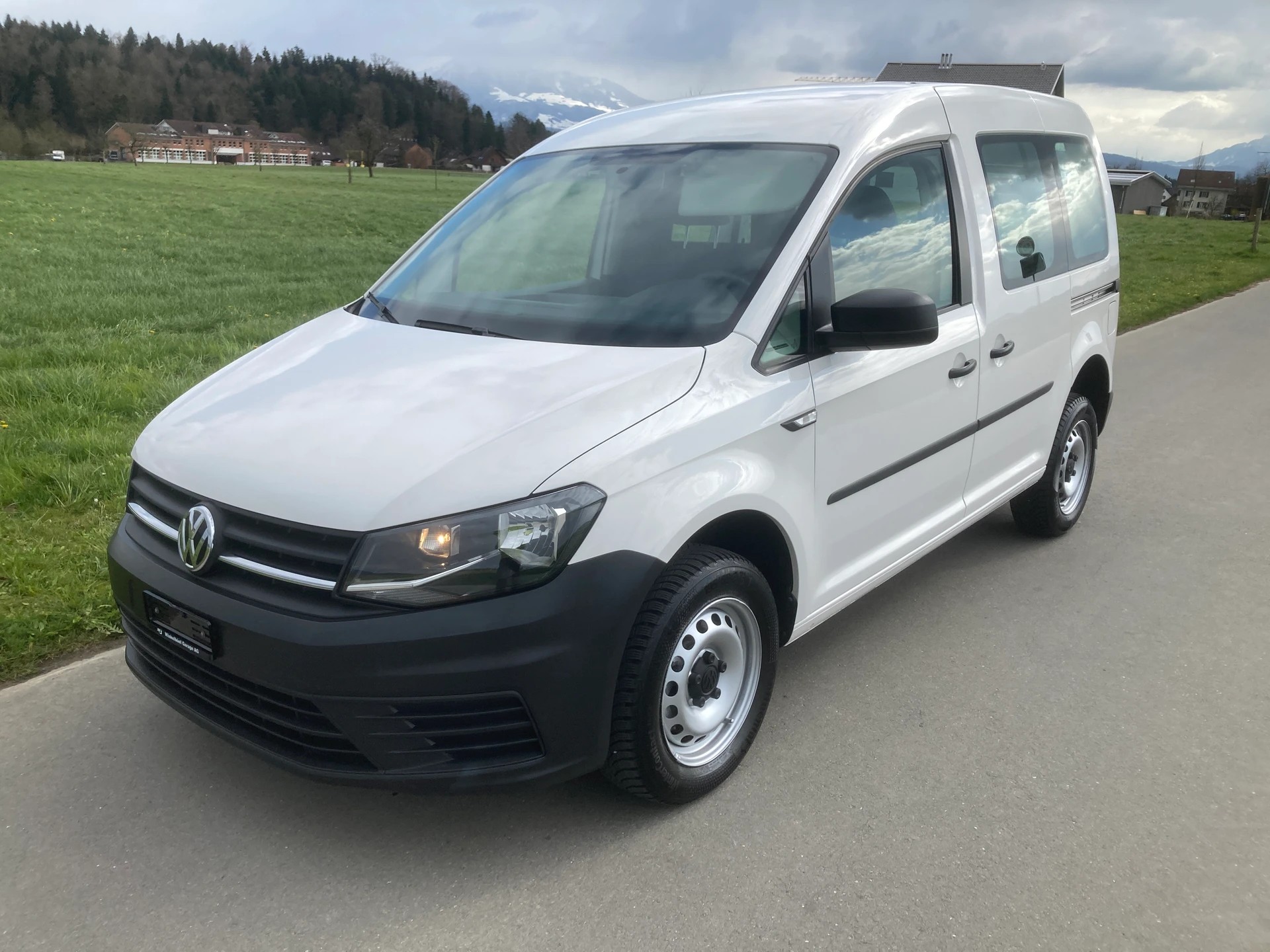 VW Caddy 2.0TDI 4Motion BlueMotion Technology mit 2 Schiebetüren-image-0