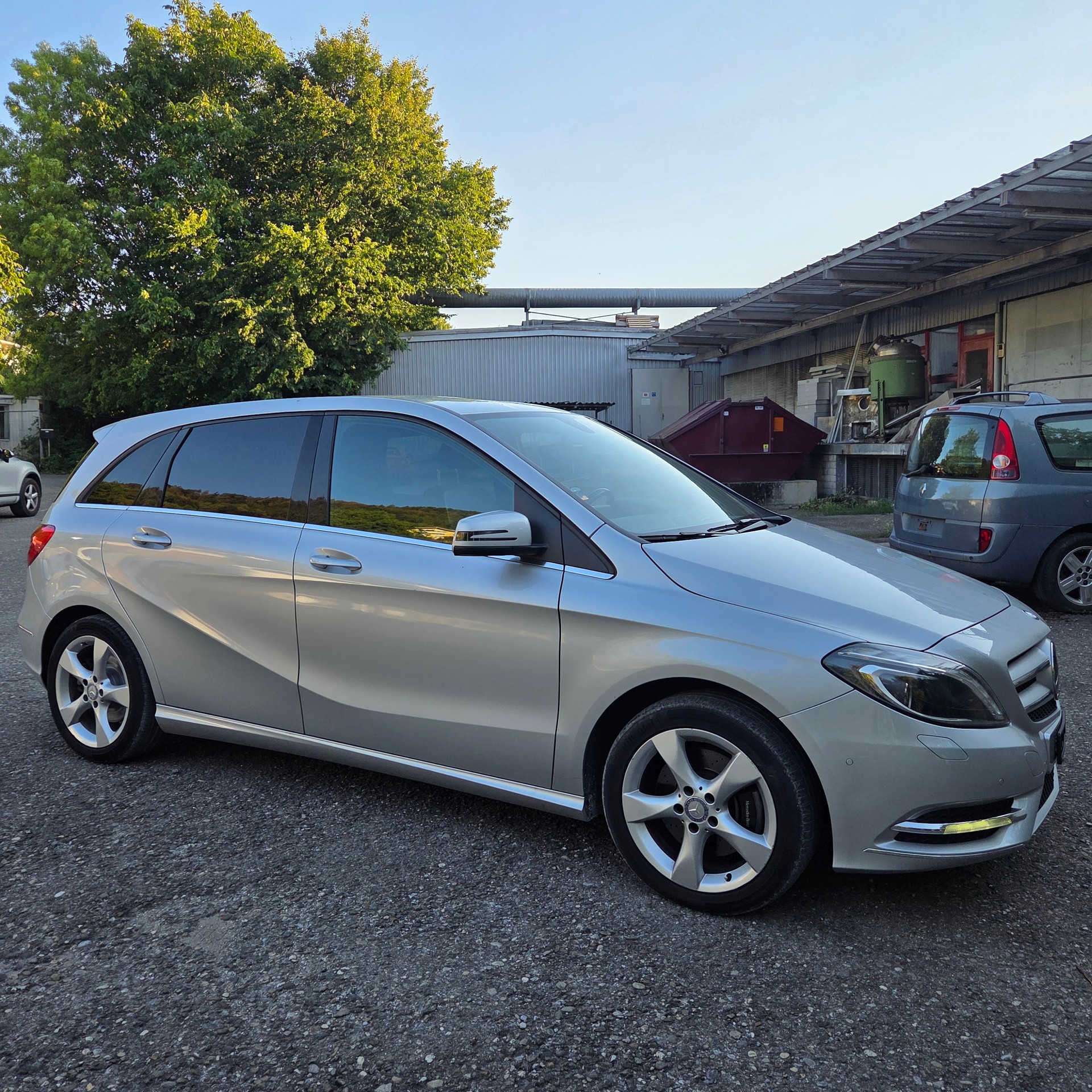 MERCEDES-BENZ B 220 4Matic 7G-DCT-image-0