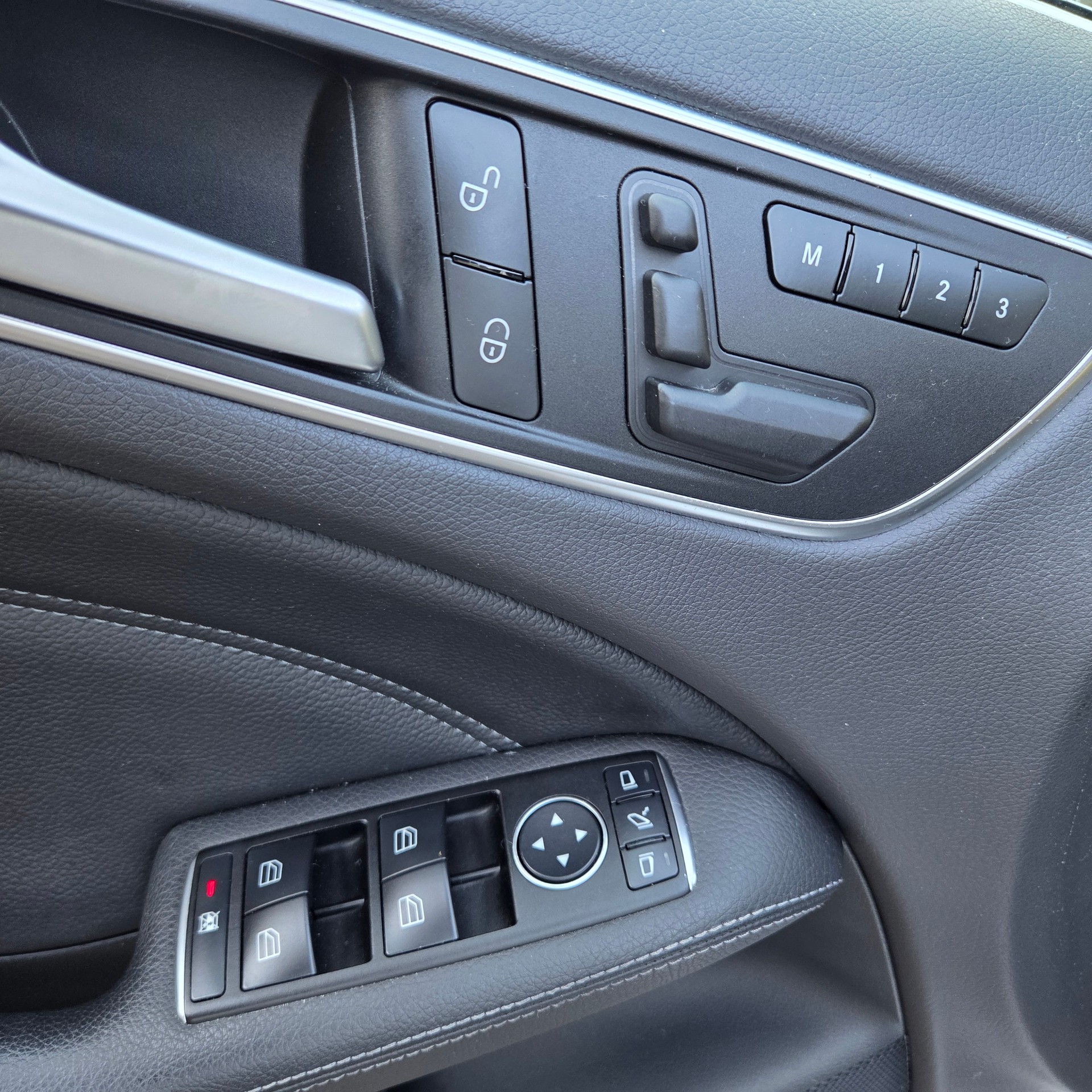 MERCEDES-BENZ B 220 4Matic 7G-DCT-image-15