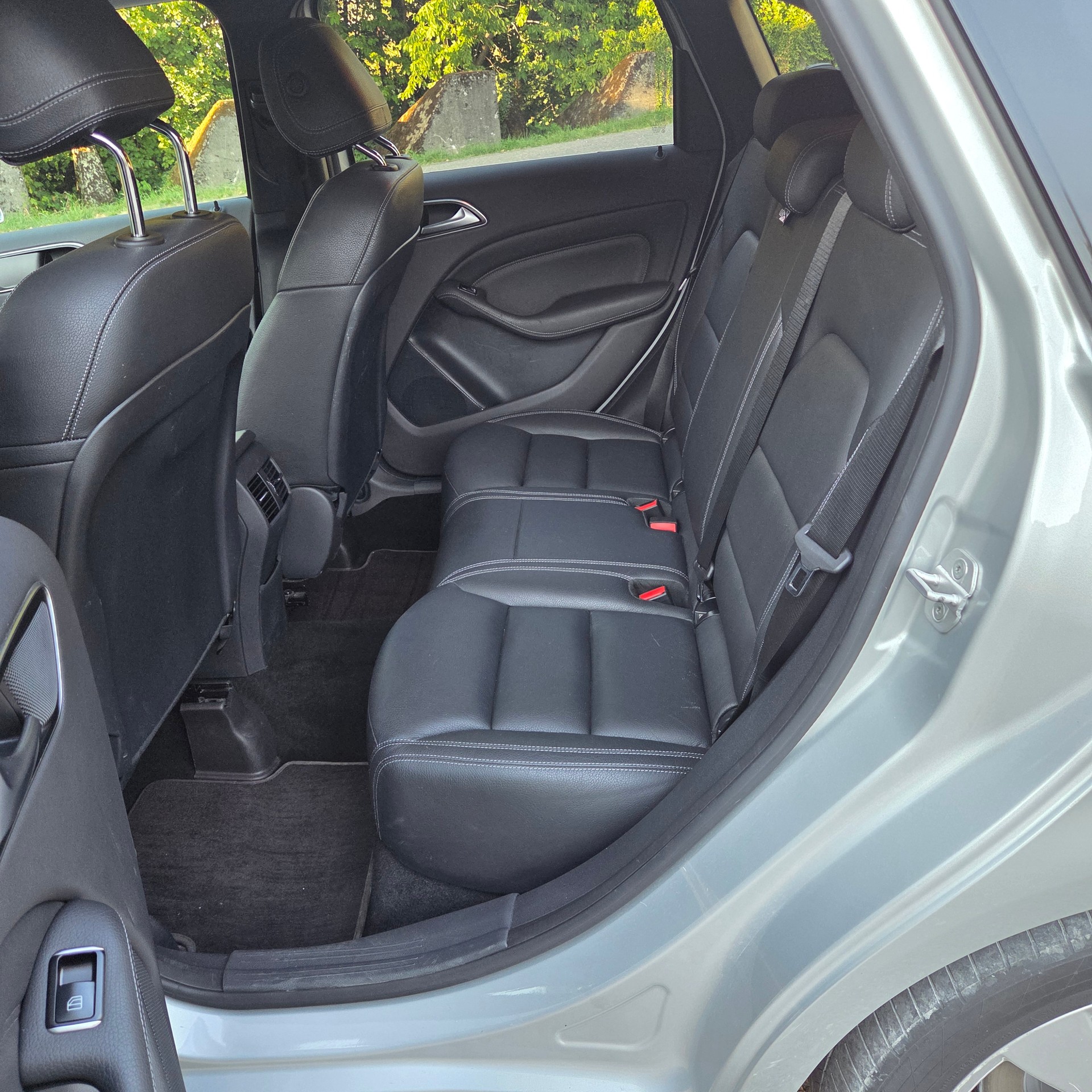 MERCEDES-BENZ B 220 4Matic 7G-DCT-image-9