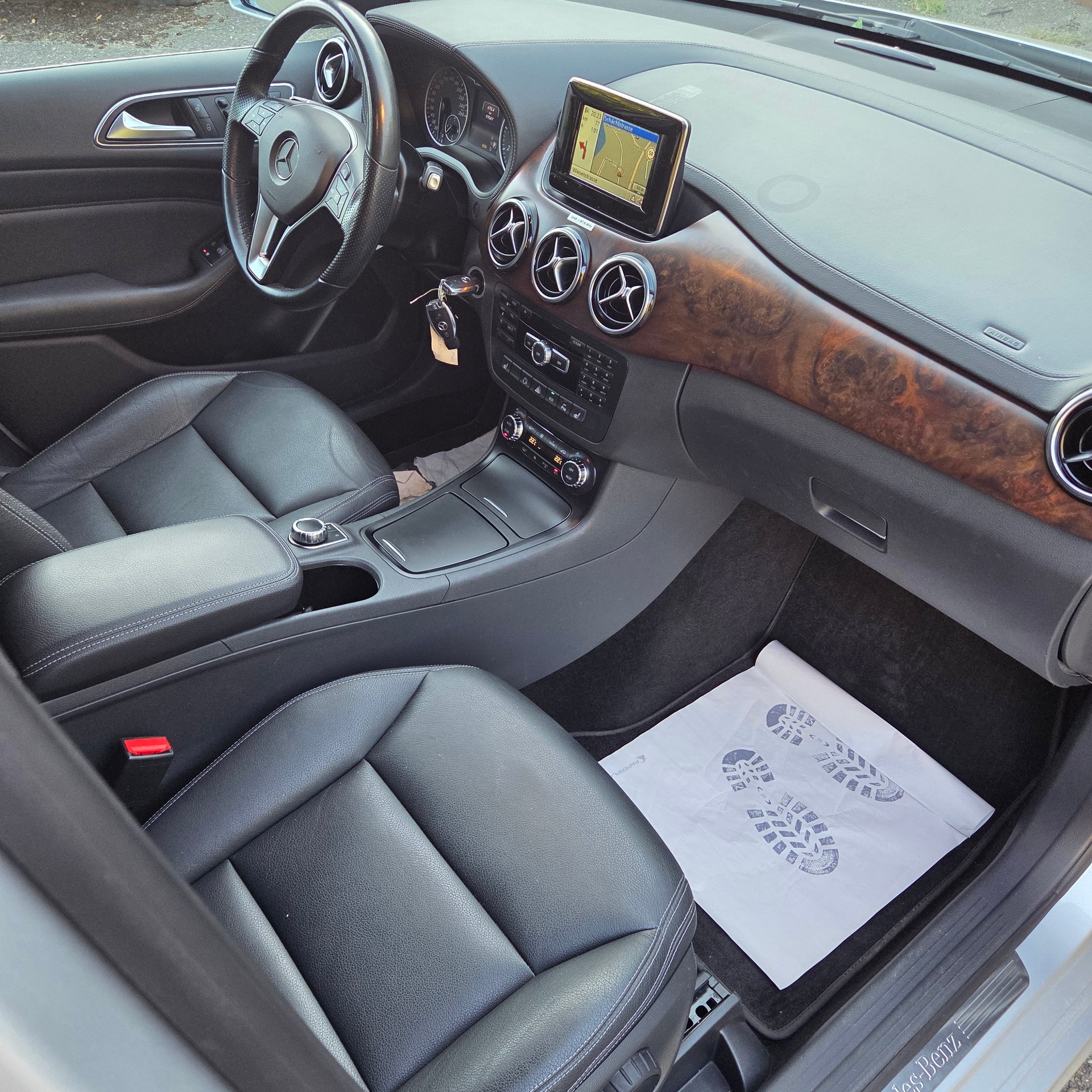 MERCEDES-BENZ B 220 4Matic 7G-DCT-image-10