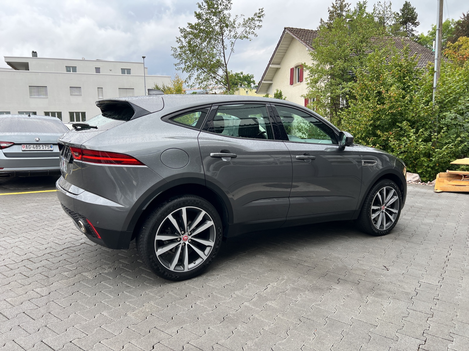 JAGUAR E-Pace 2.0 P200 HSE AWD Automatik-image-3