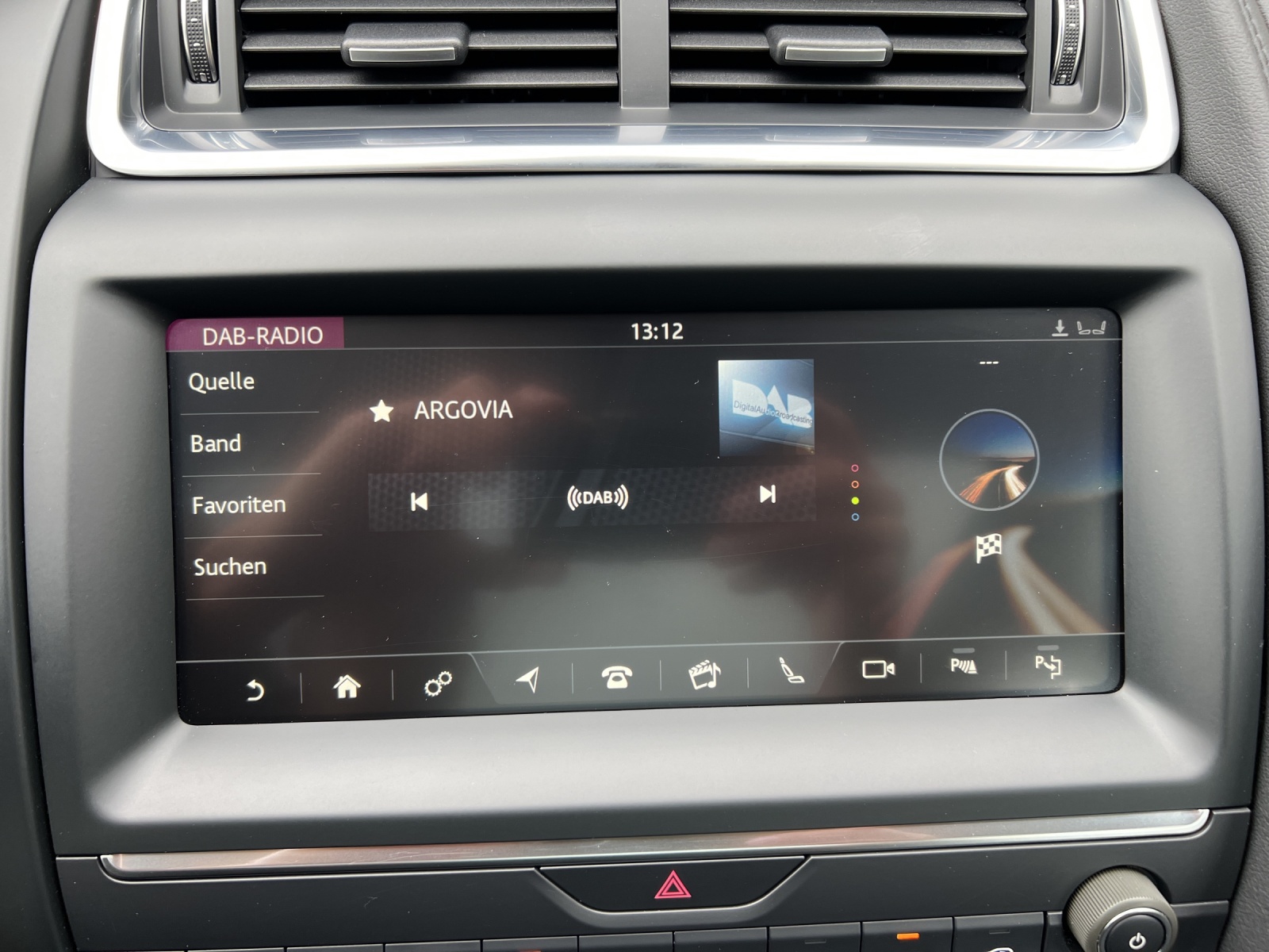 JAGUAR E-Pace 2.0 P200 HSE AWD Automatik-image-15