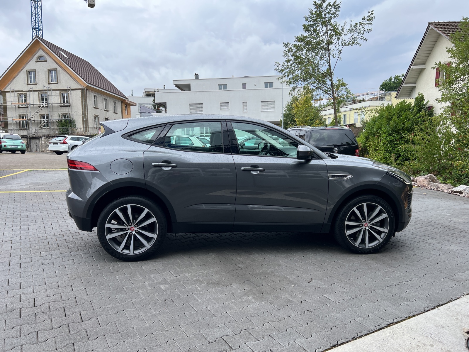 JAGUAR E-Pace 2.0 P200 HSE AWD Automatik-image-4