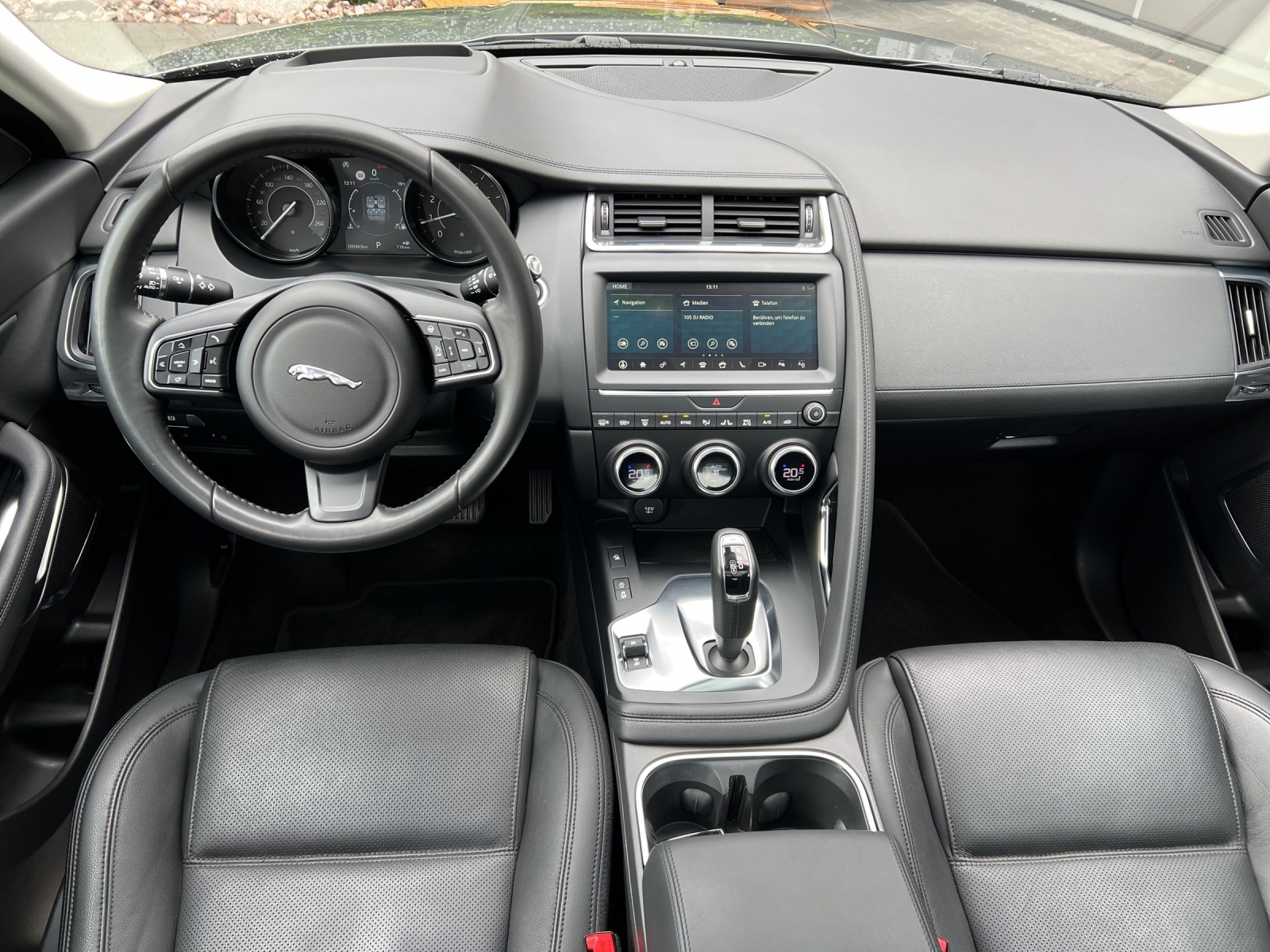 JAGUAR E-Pace 2.0 P200 HSE AWD Automatik-image-9