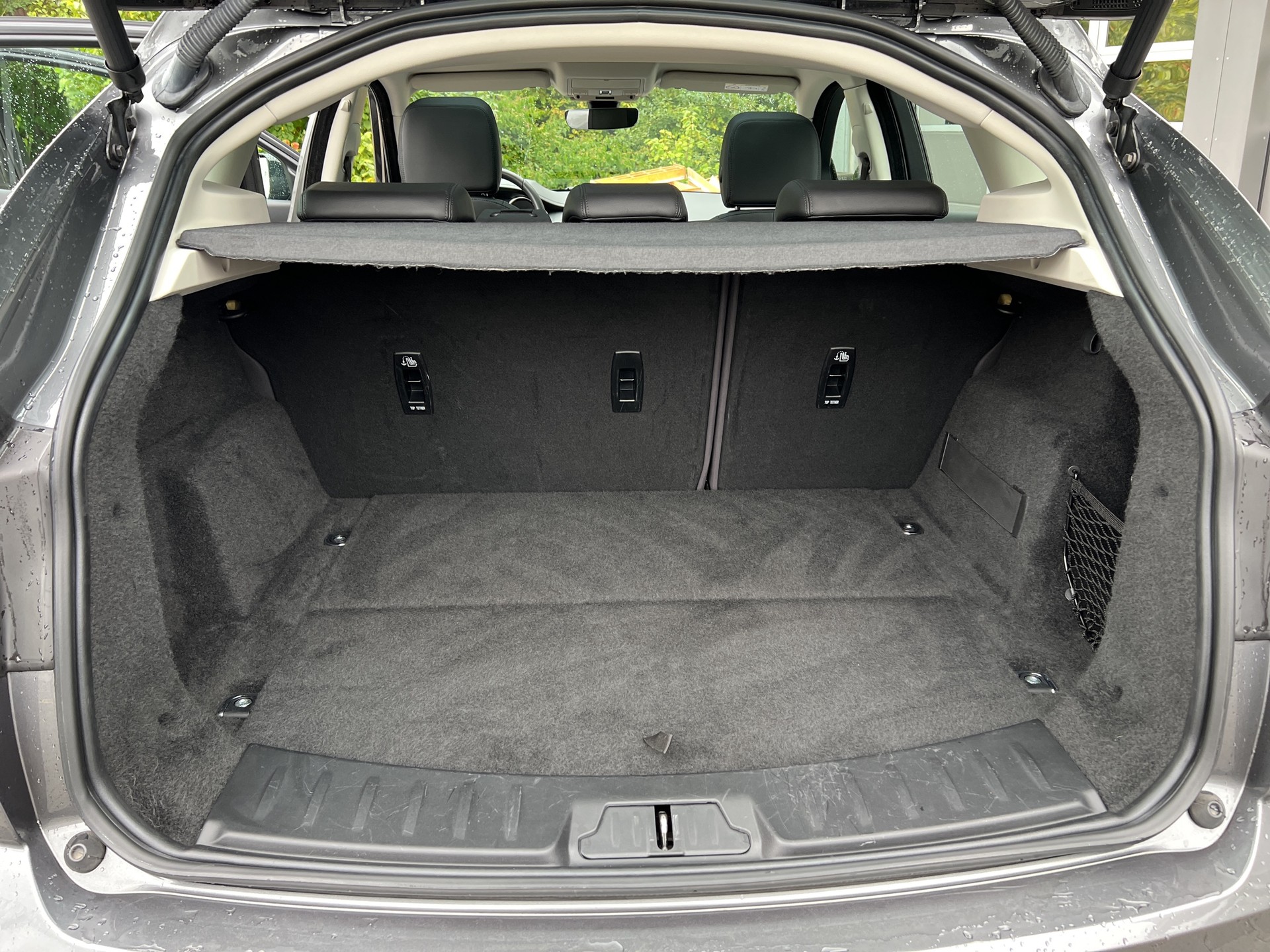 JAGUAR E-Pace 2.0 P200 HSE AWD Automatik-image-8