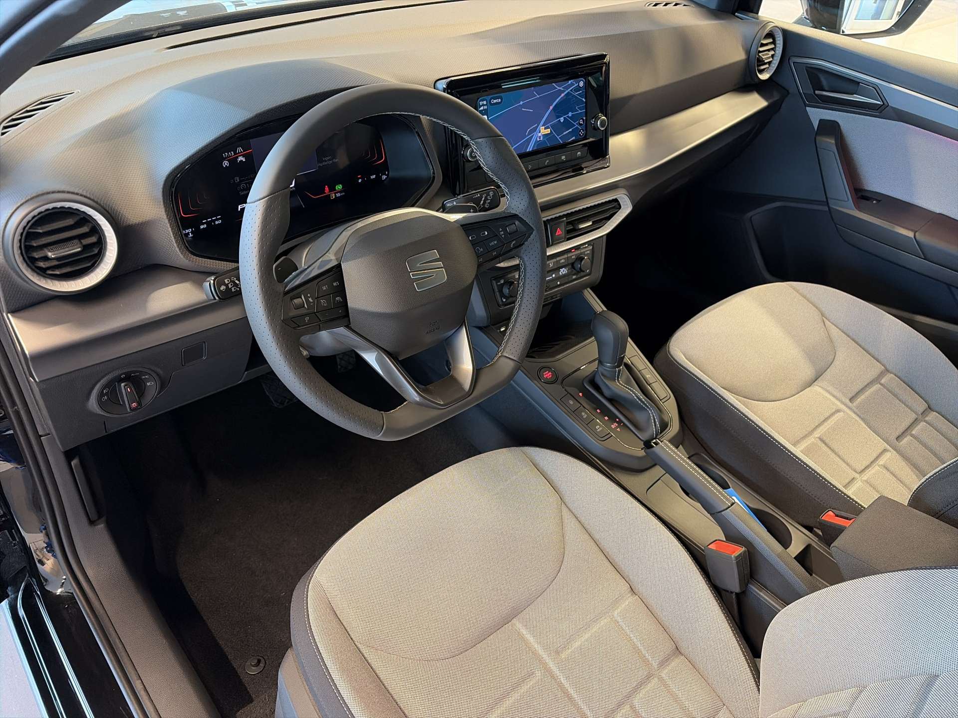 SEAT Ibiza 1.0 EcoTSi FR DSG-Automat-image-5