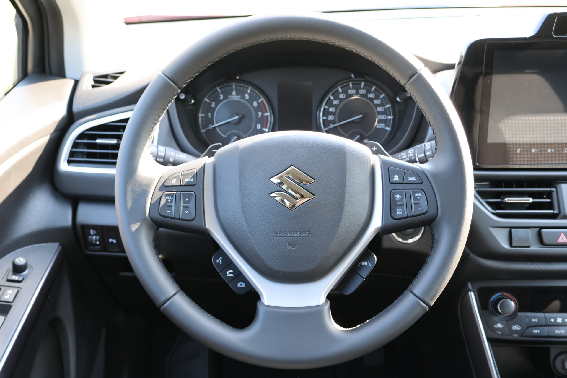SUZUKI S-Cross 1.4T Compact+-image-5