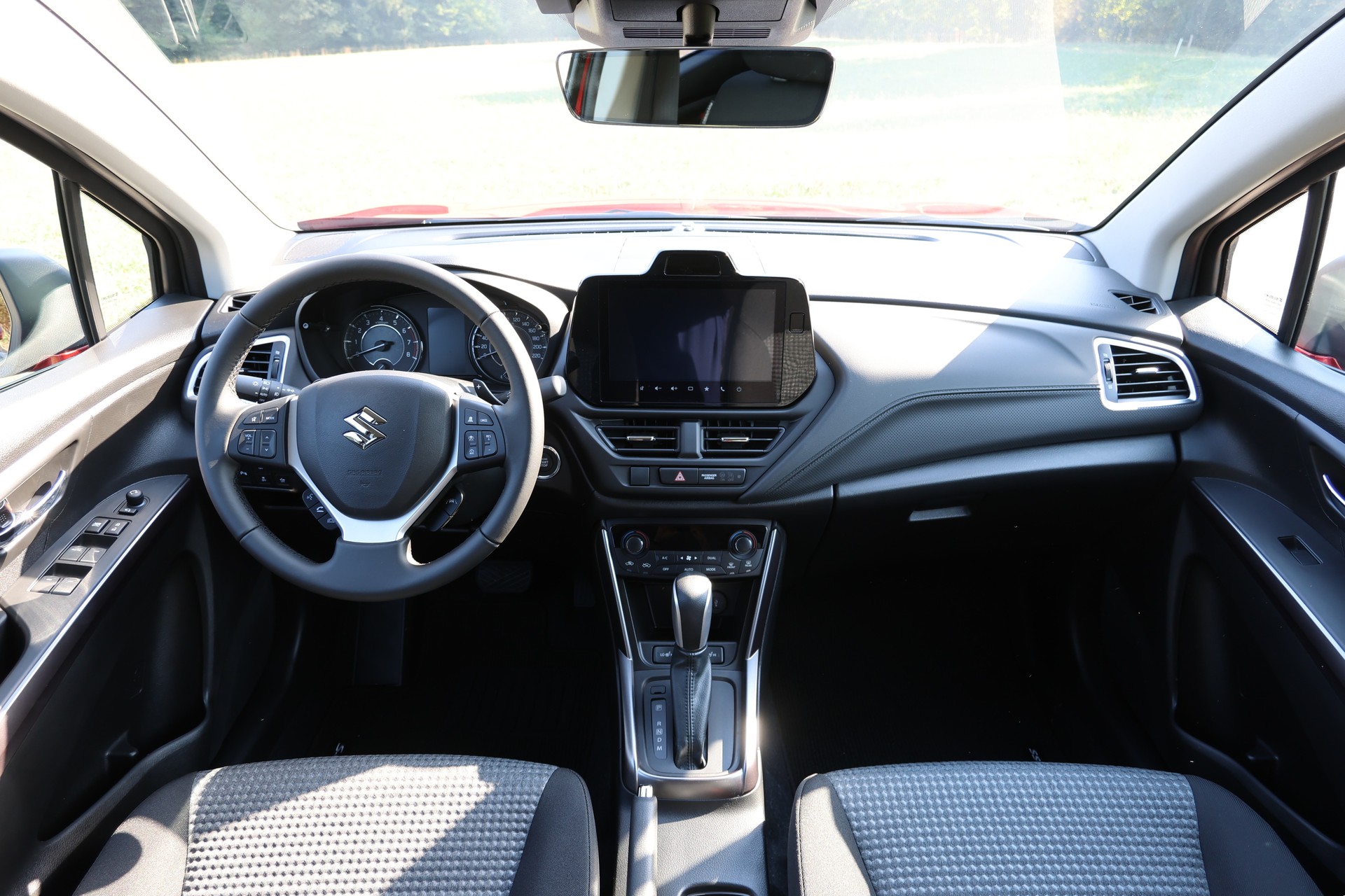 SUZUKI S-Cross 1.4T Compact+-image-3
