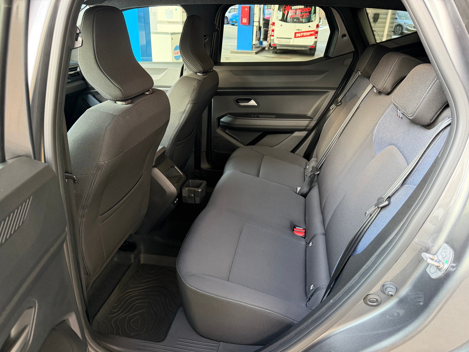 DACIA Duster HEV 140 Journey-image-6