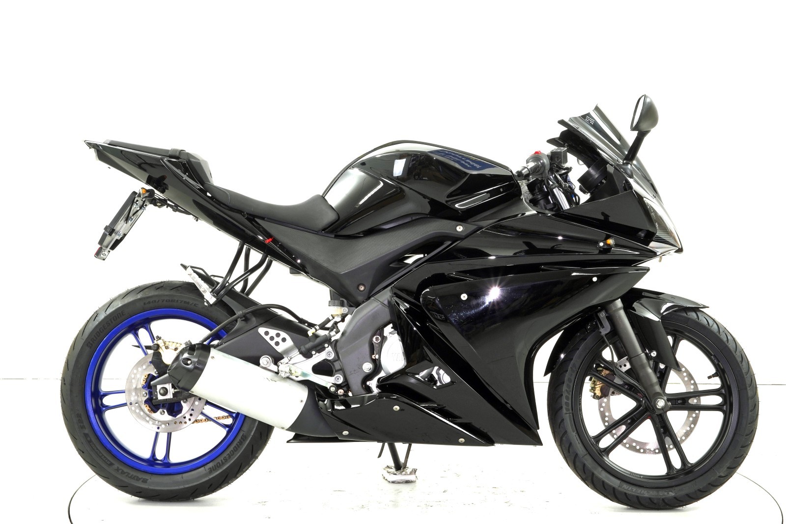 YAMAHA YZF-R125-showroom-element-3