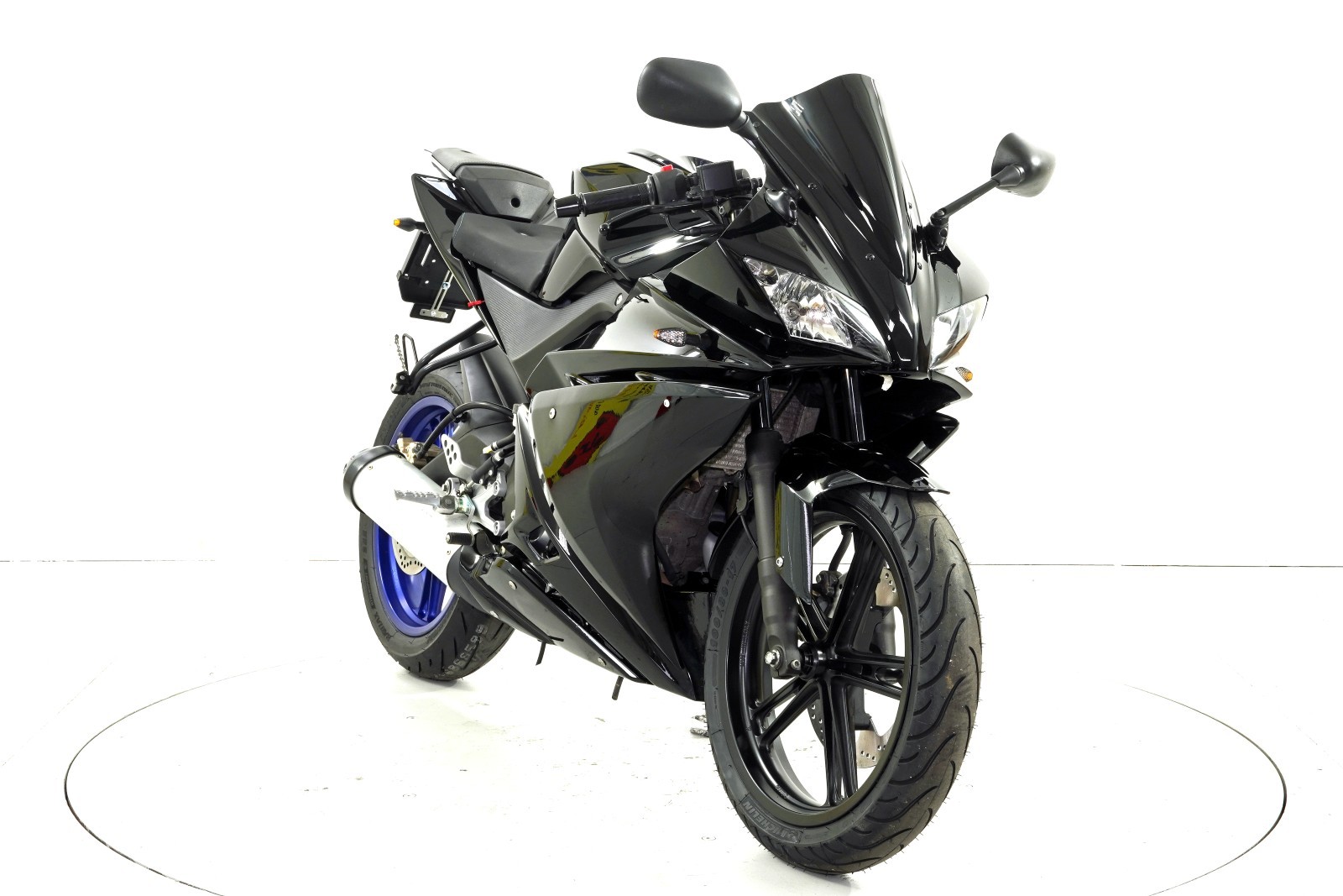 YAMAHA YZF-R125-showroom-element-1