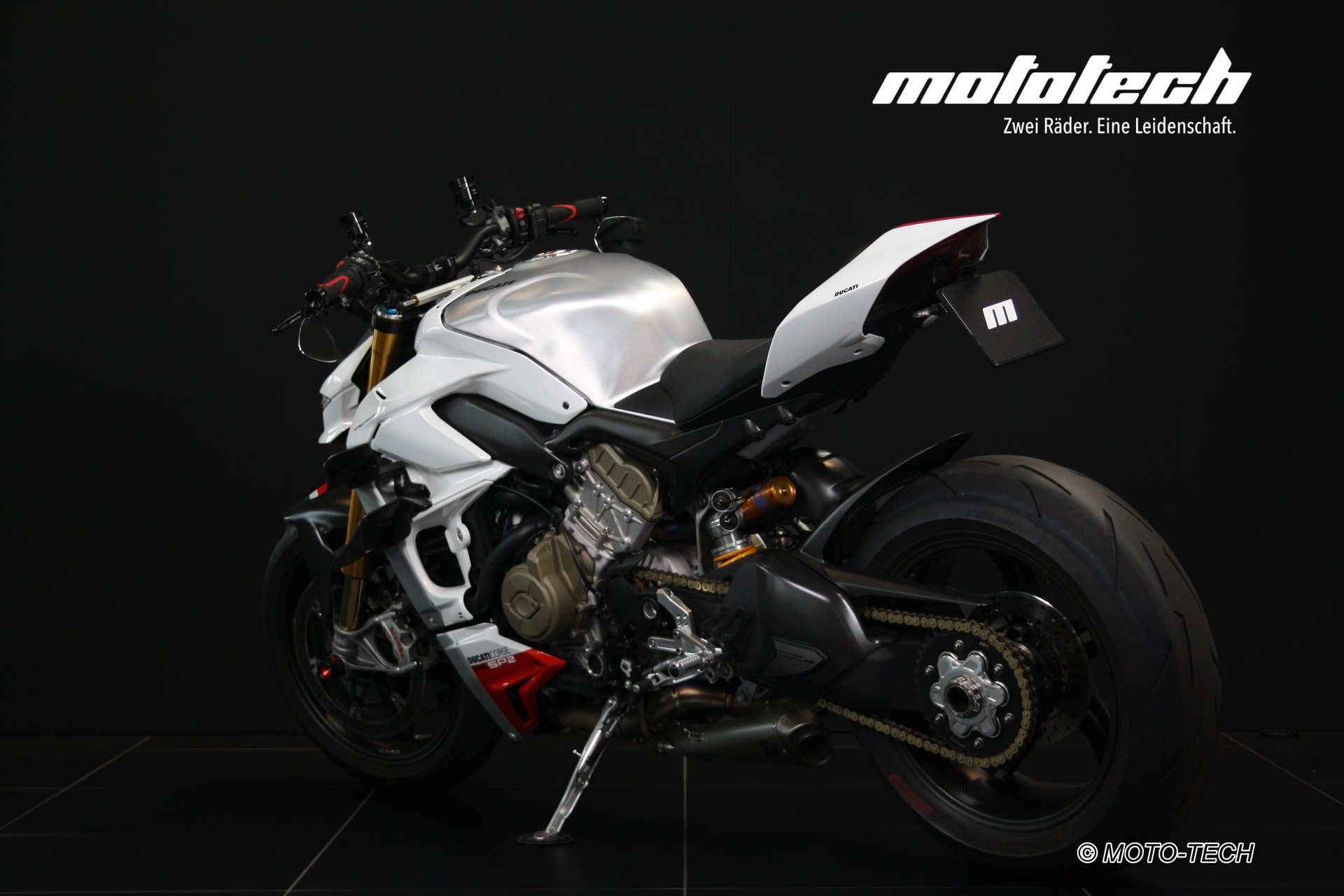 DUCATI Streetfighter V4 SP2 Speciale-showroom-element-3