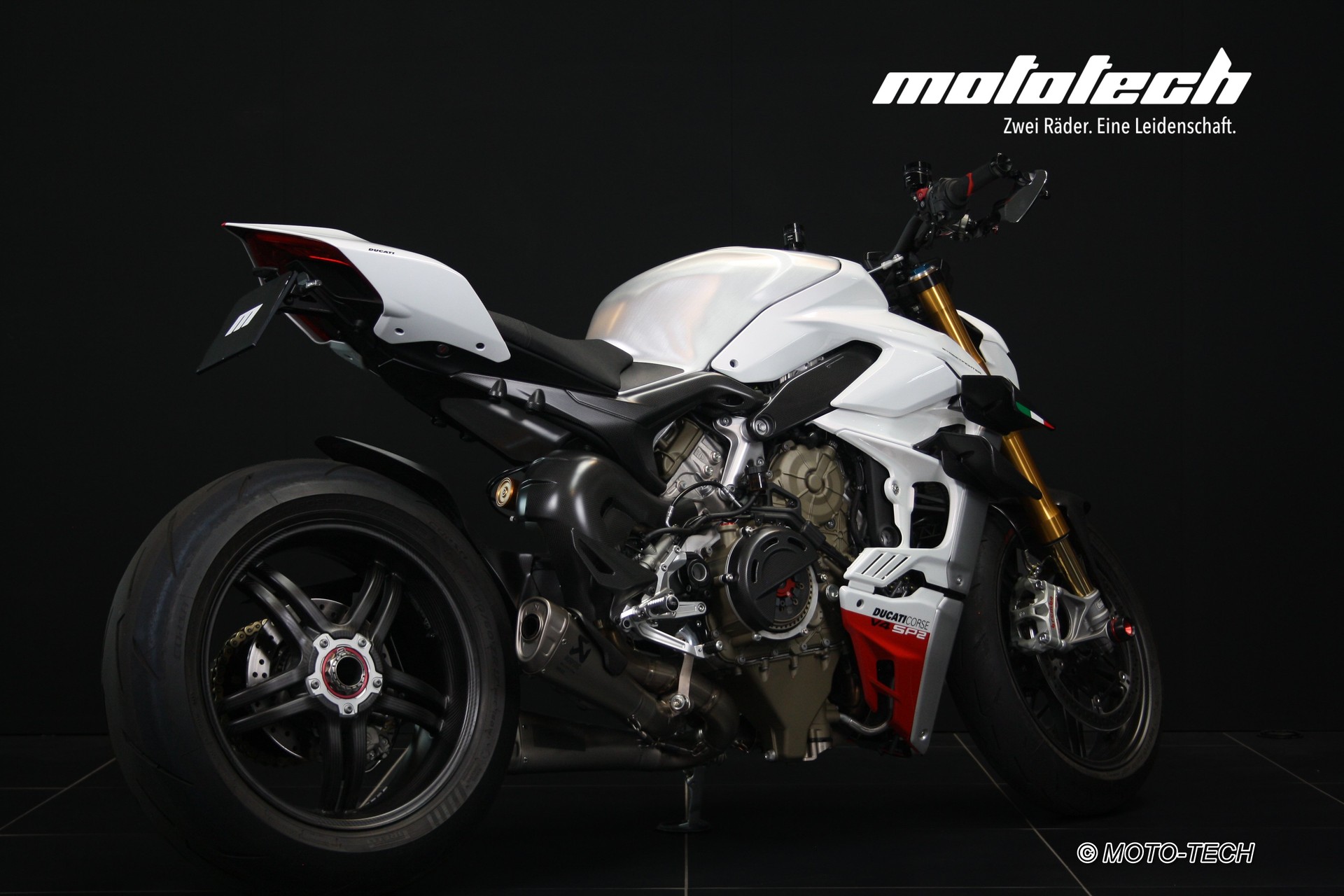 DUCATI Streetfighter V4 SP2 Speciale-showroom-element-2