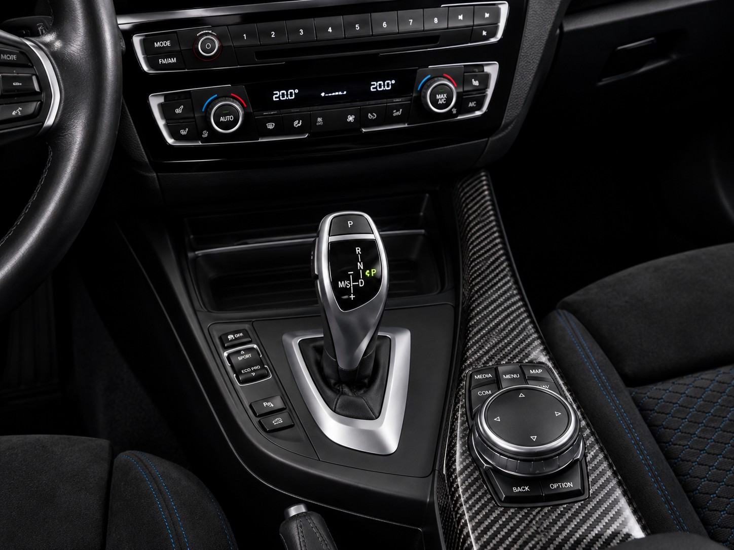BMW M135i xDrive Steptronic-image-14