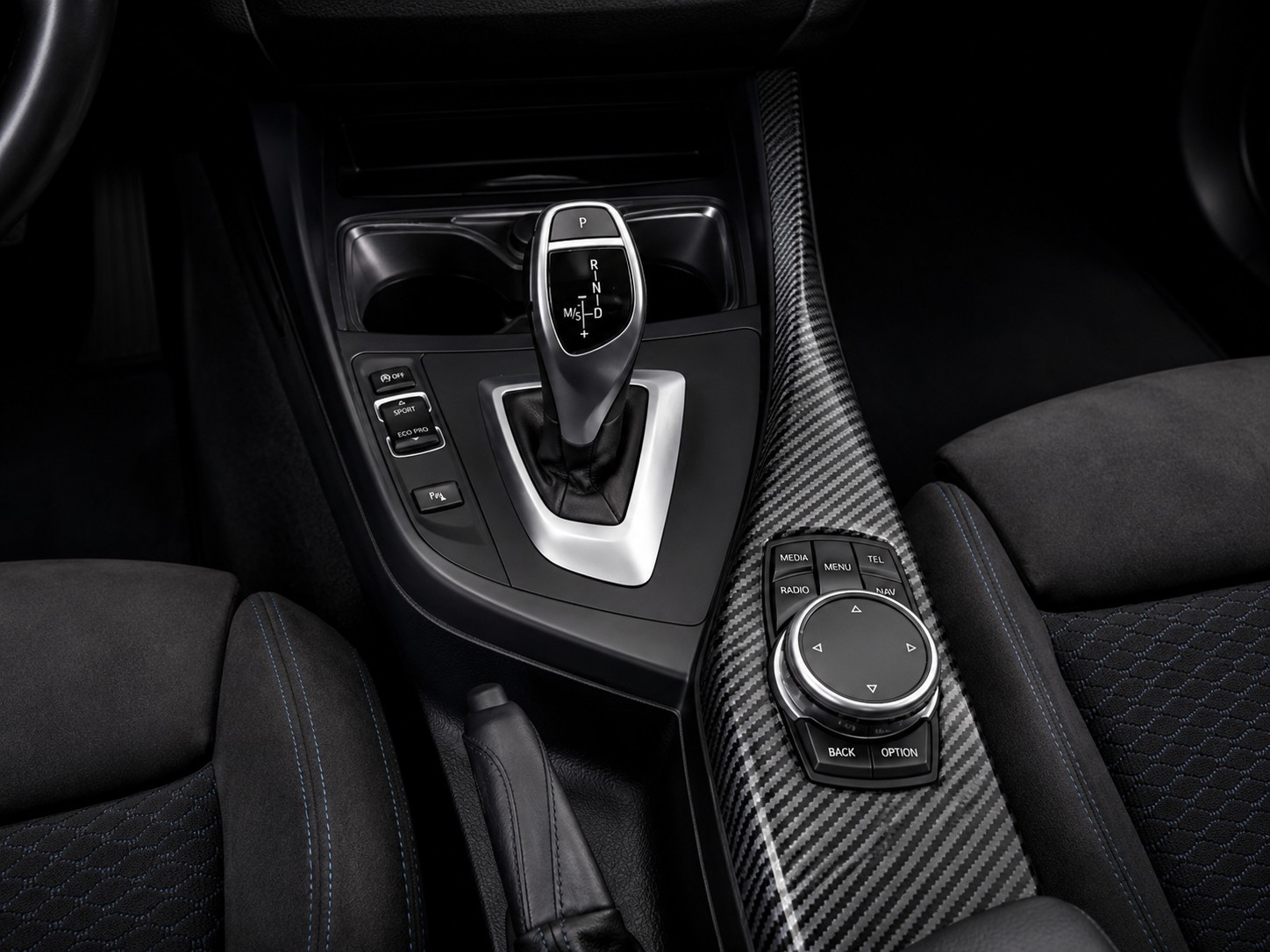 BMW M135i xDrive Steptronic-image-15