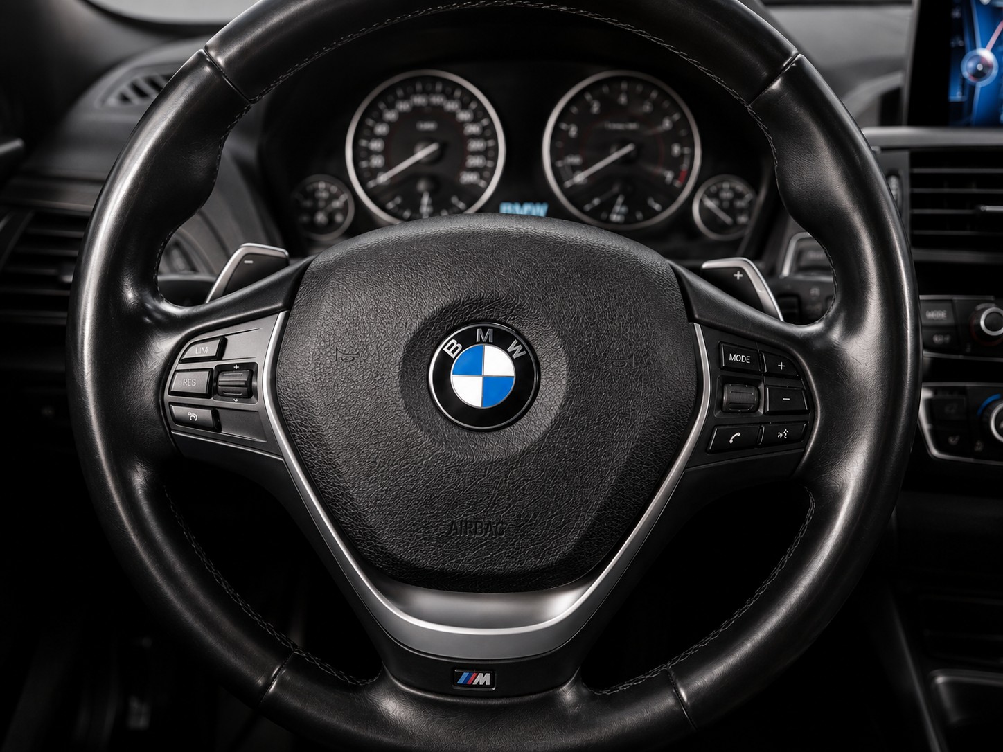 BMW M135i xDrive Steptronic-image-12