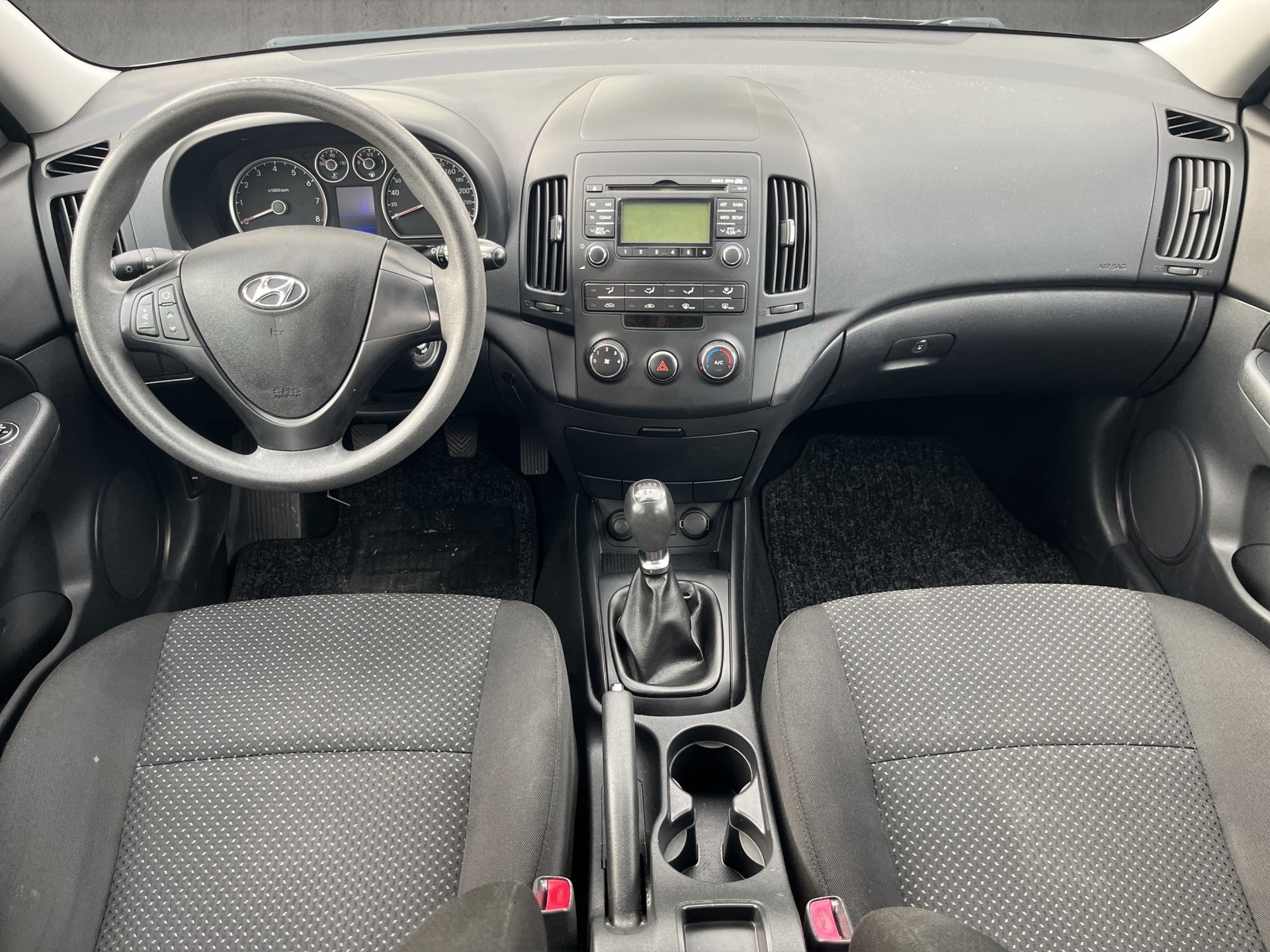 HYUNDAI i30 1.4 Comfort-image-8