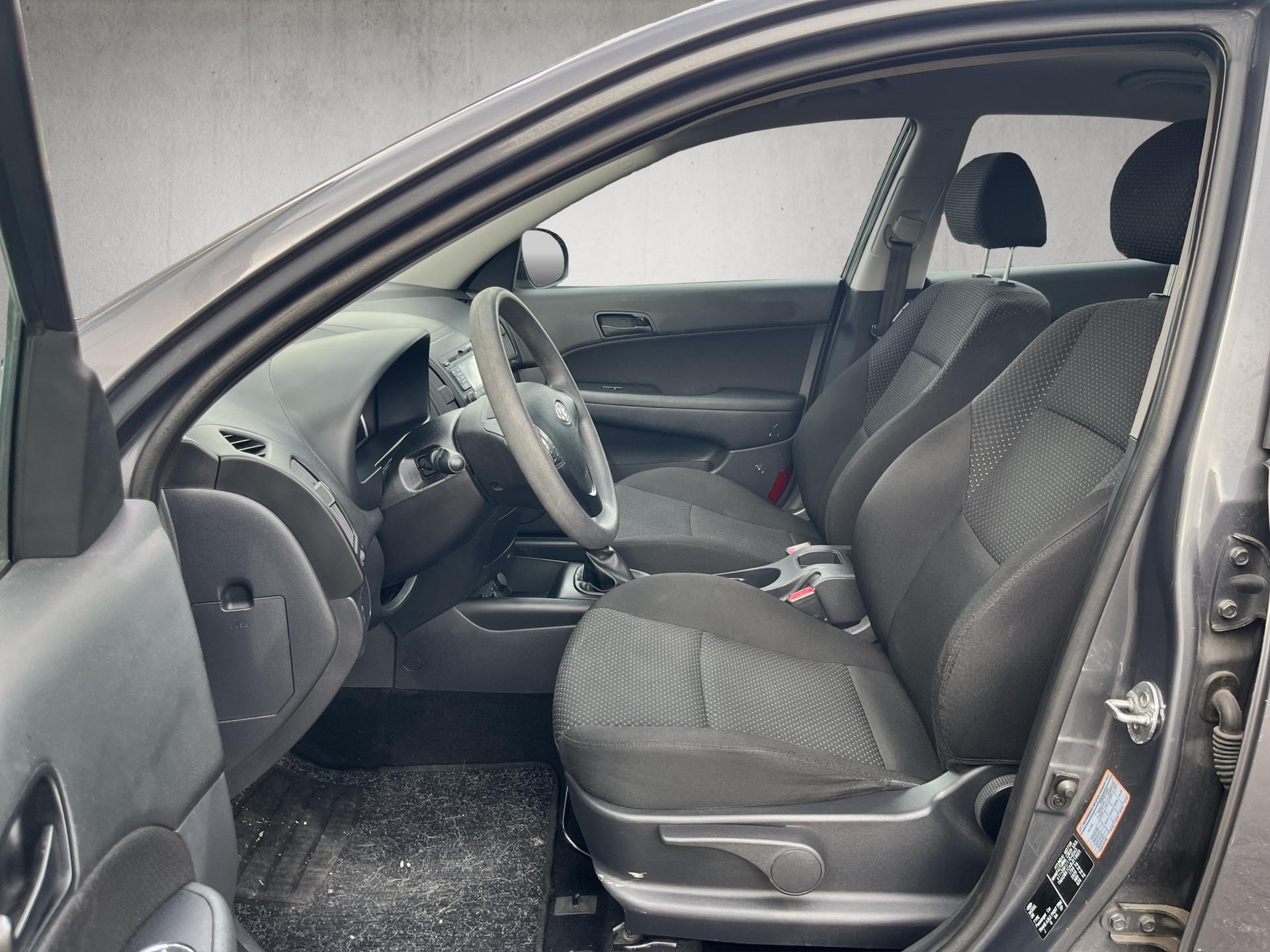 HYUNDAI i30 1.4 Comfort-image-9