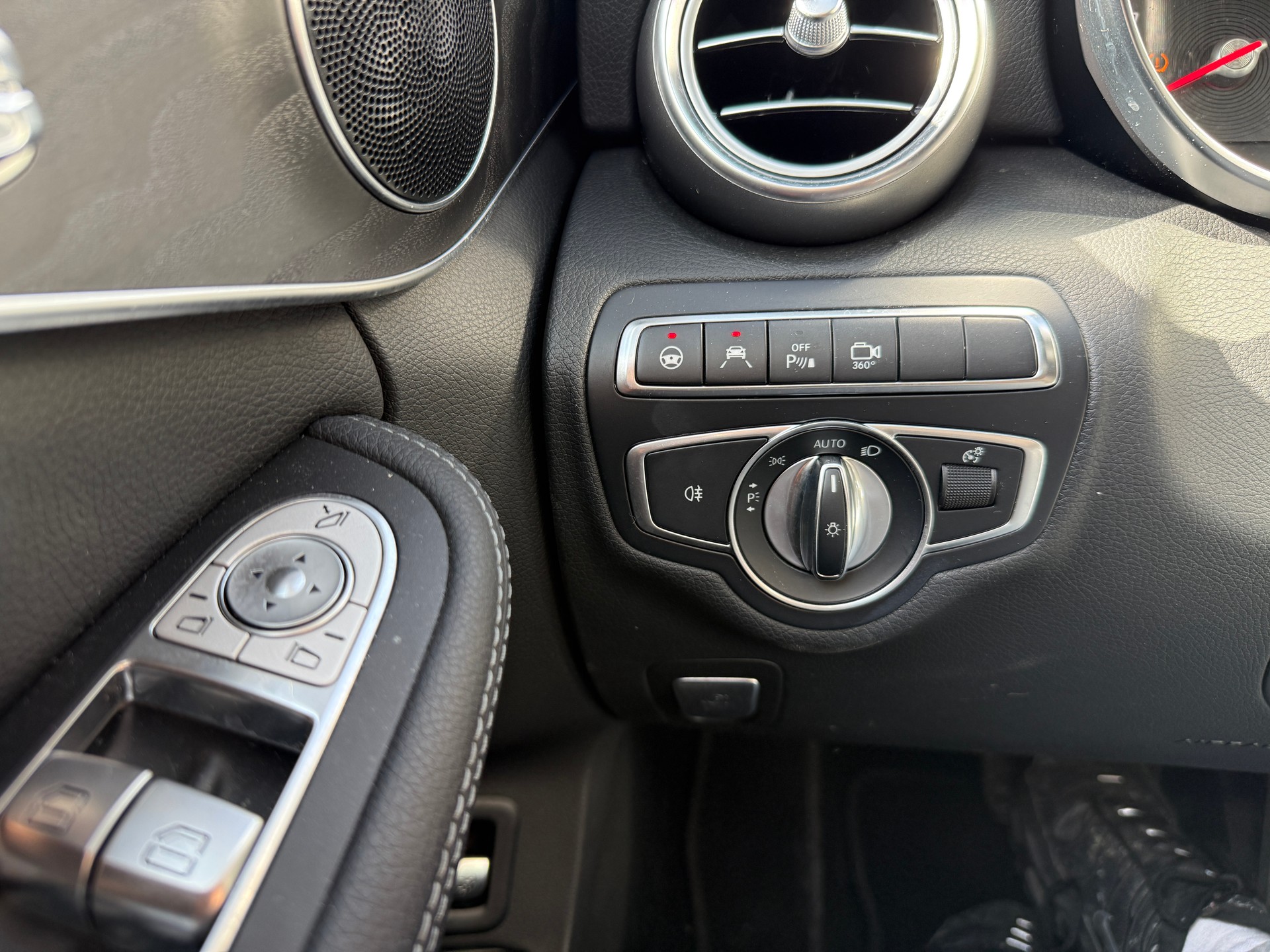 MERCEDES-BENZ C 400 Avantgarde 4Matic 9G-Tronic-image-19