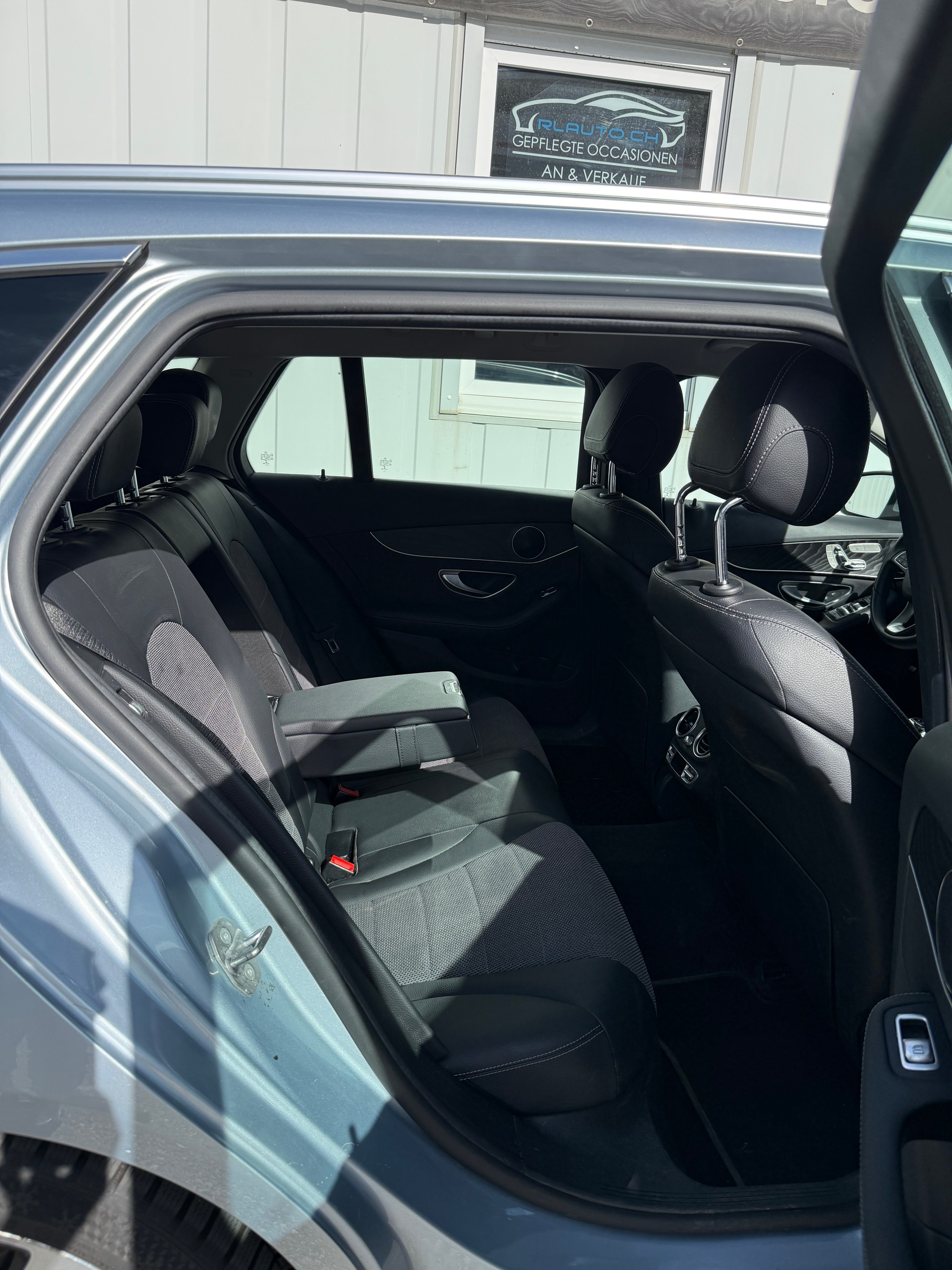 MERCEDES-BENZ C 400 Avantgarde 4Matic 9G-Tronic-image-12