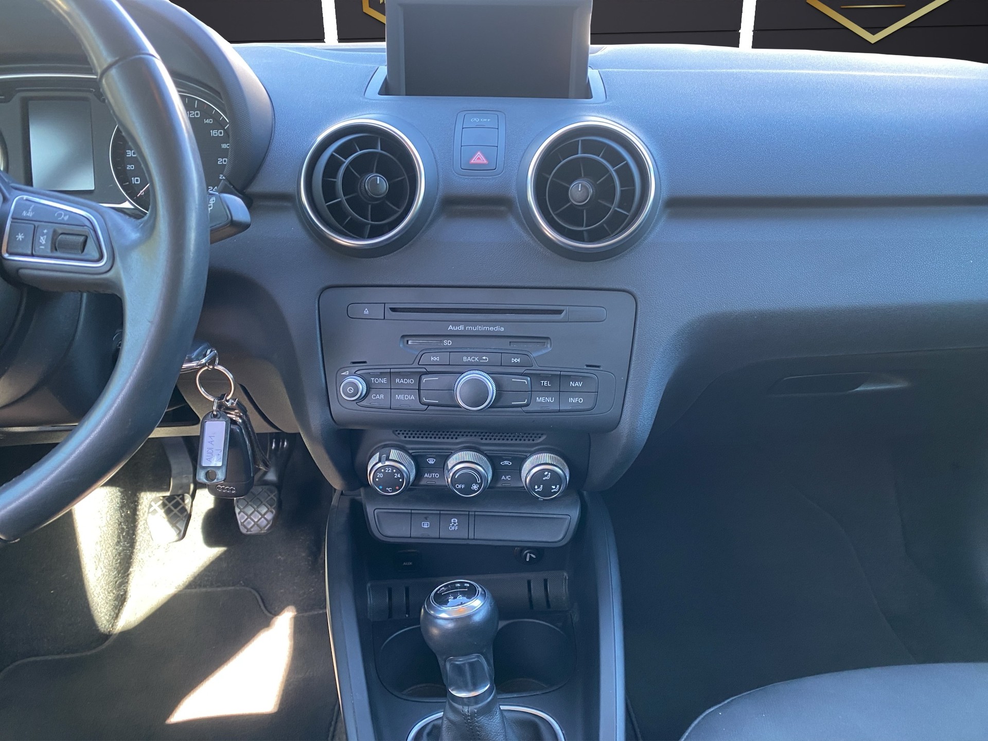 AUDI A1 Sportback 1.2 TFSI Attraction-image-13