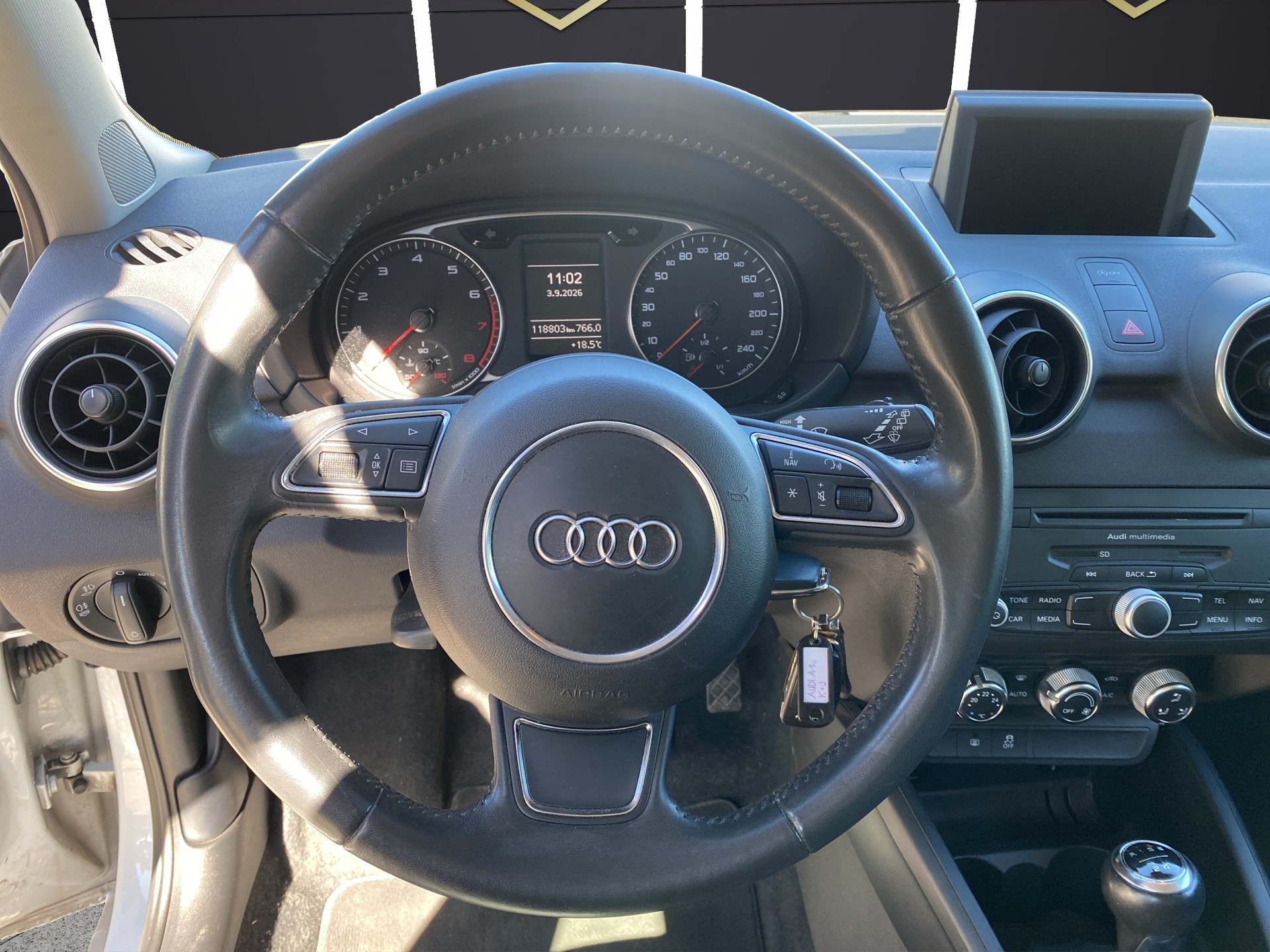 AUDI A1 Sportback 1.2 TFSI Attraction-image-11