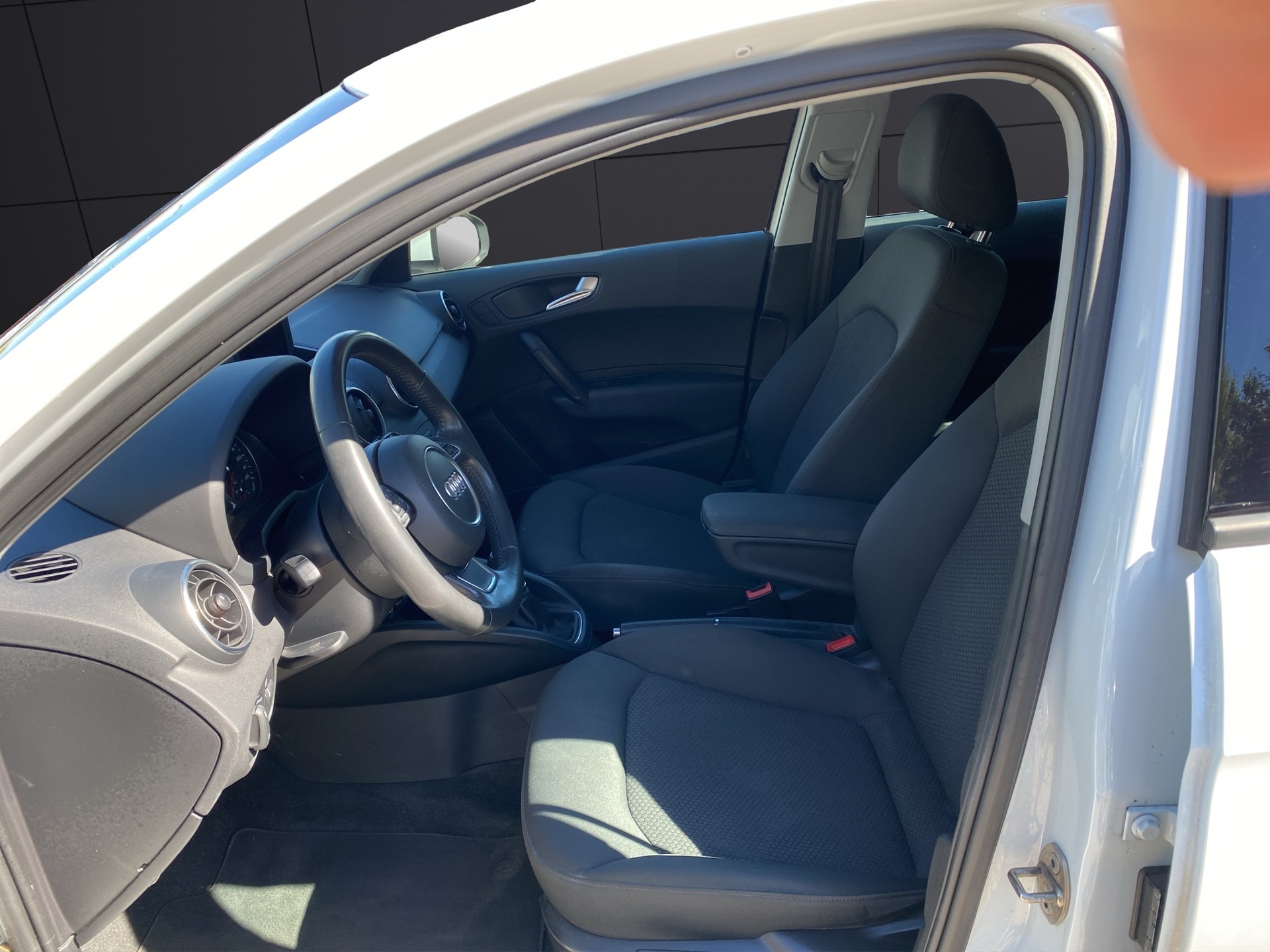 AUDI A1 Sportback 1.2 TFSI Attraction-image-9