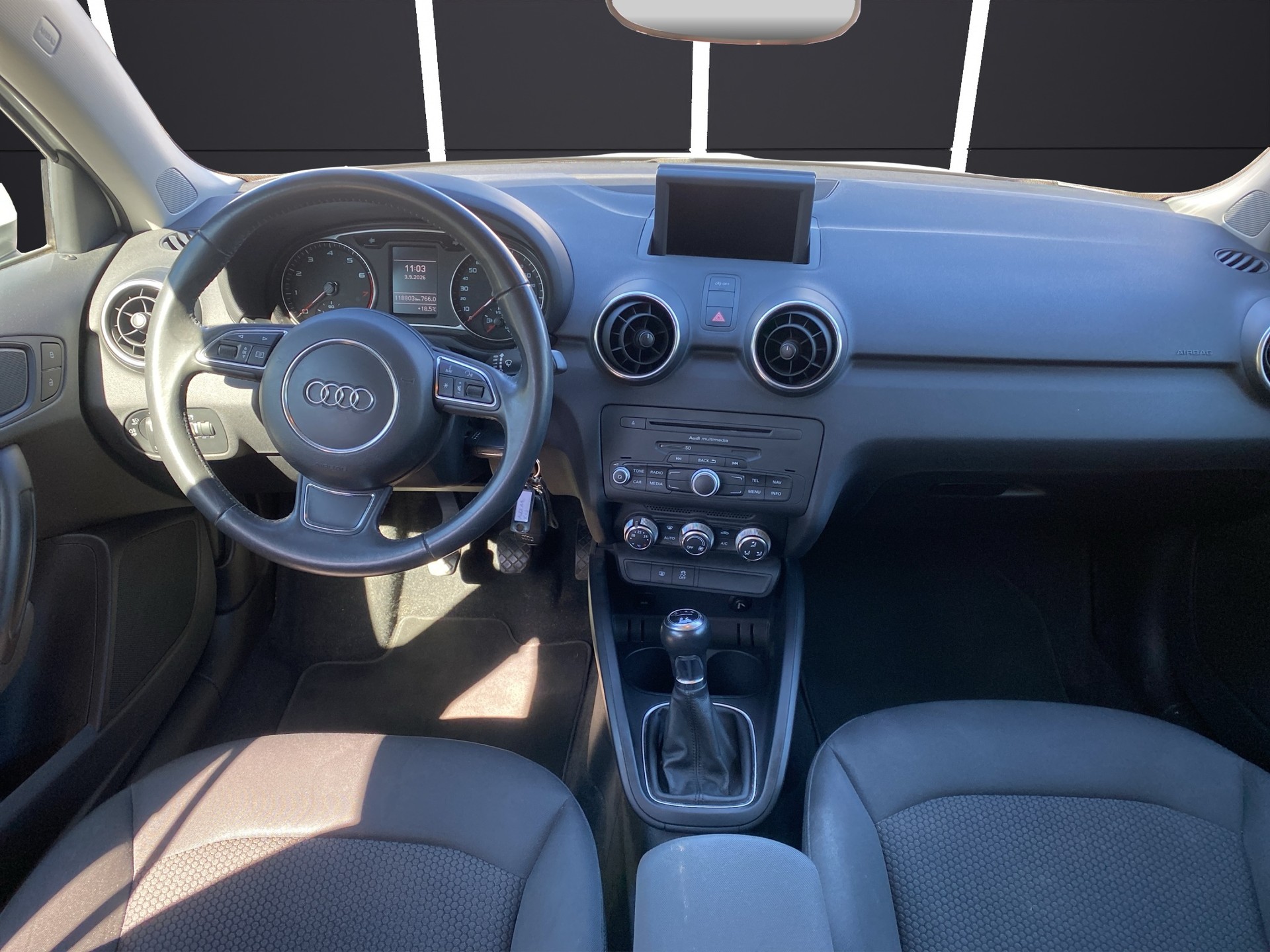 AUDI A1 Sportback 1.2 TFSI Attraction-image-10
