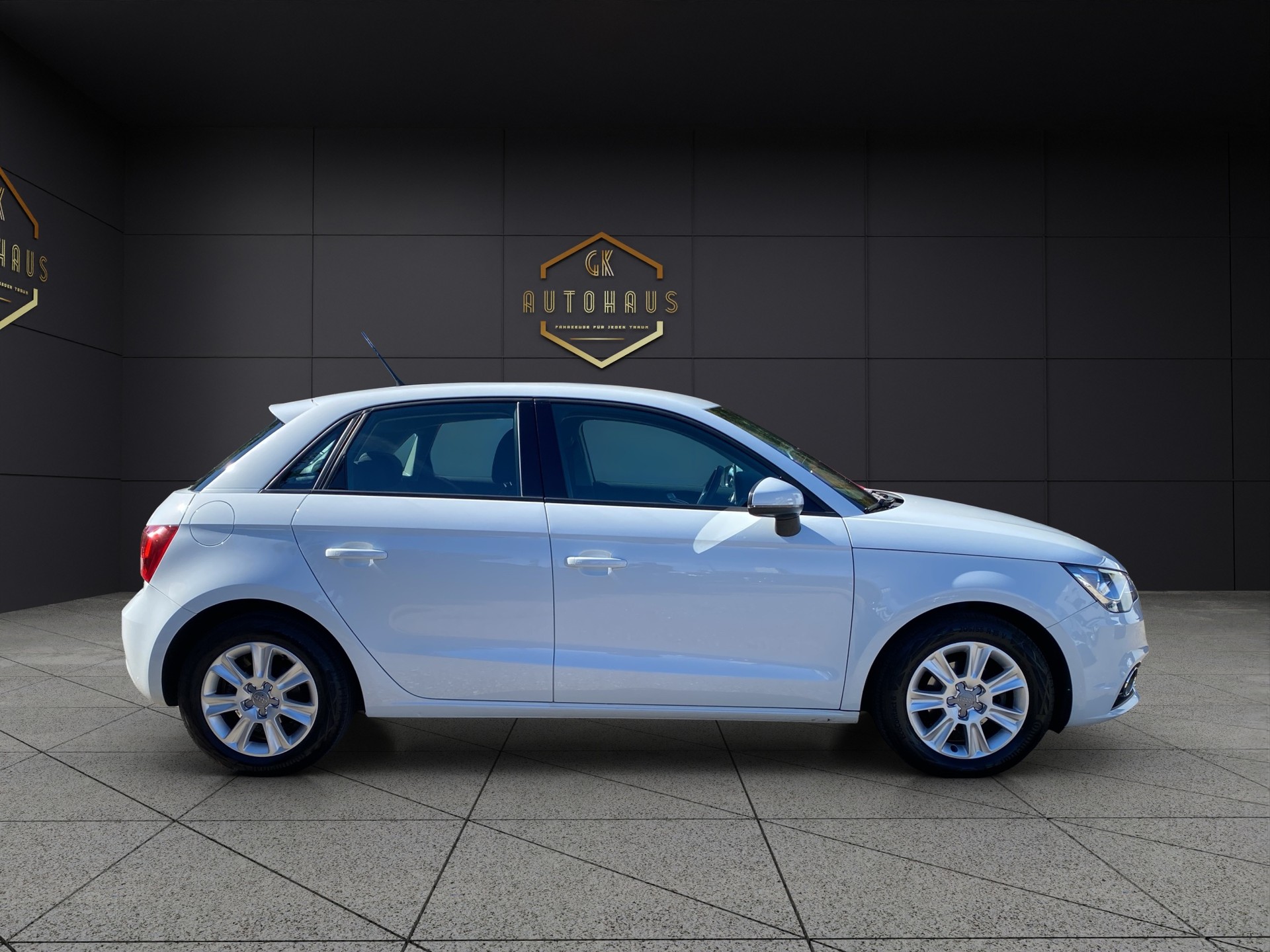 AUDI A1 Sportback 1.2 TFSI Attraction-image-6