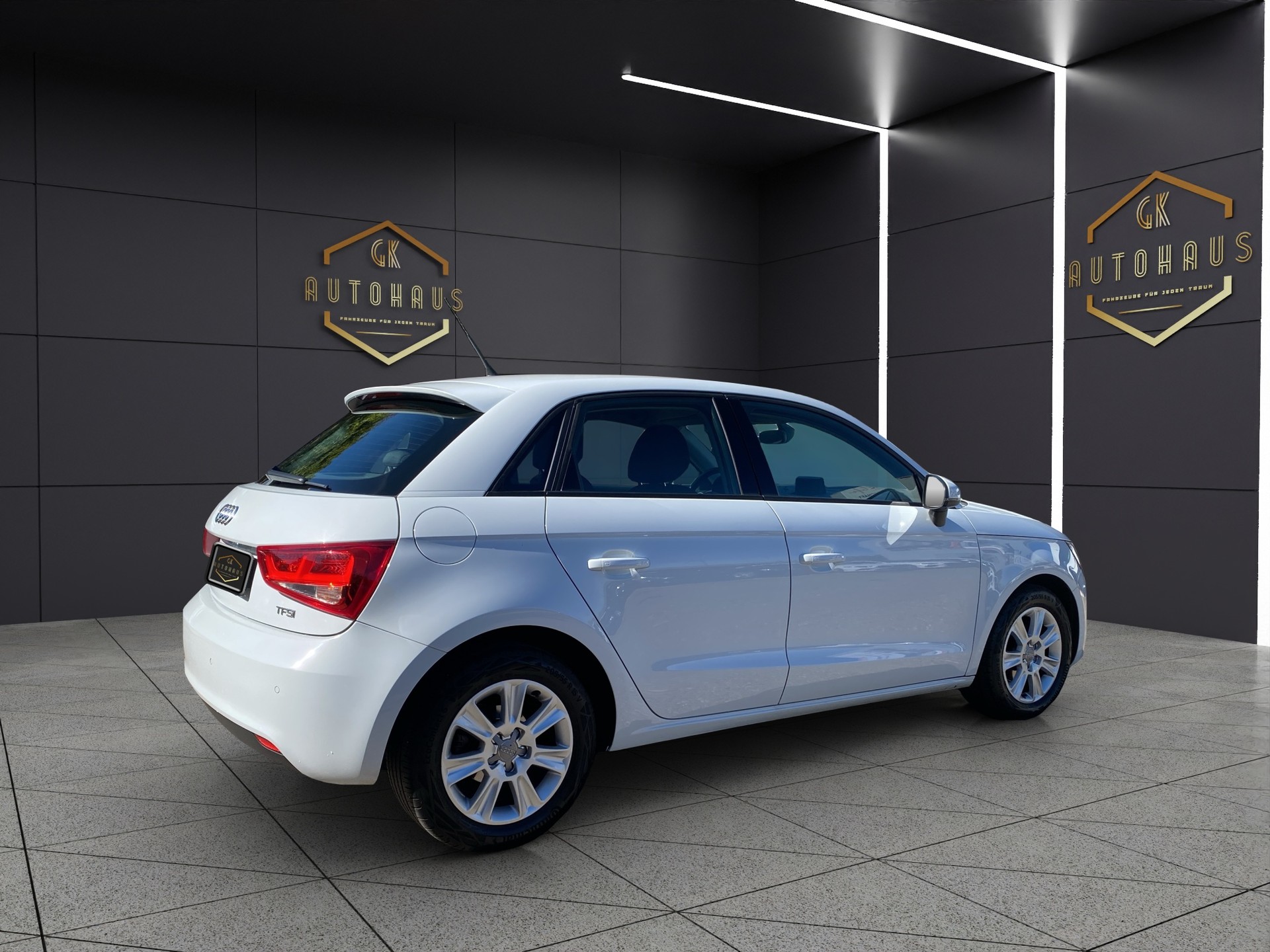 AUDI A1 Sportback 1.2 TFSI Attraction-image-5