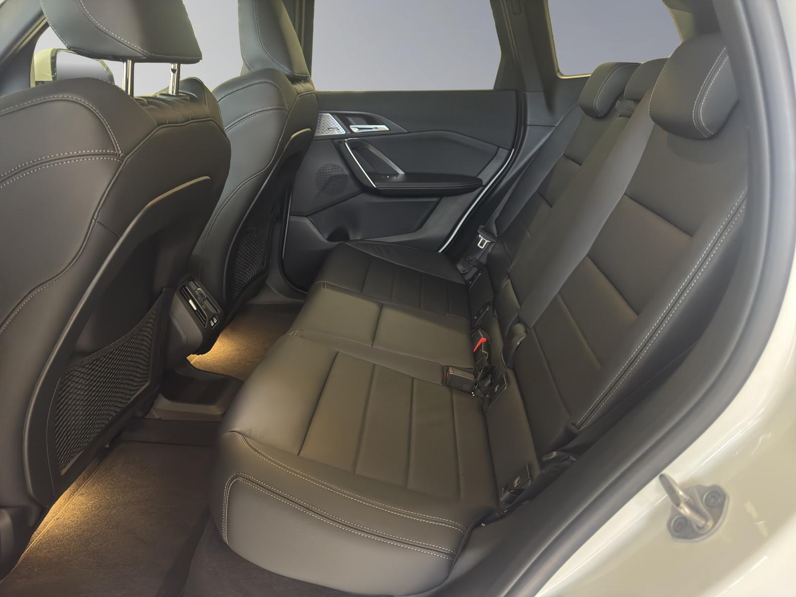BMW iX1 30 xDrive M-SportPaket-image-16