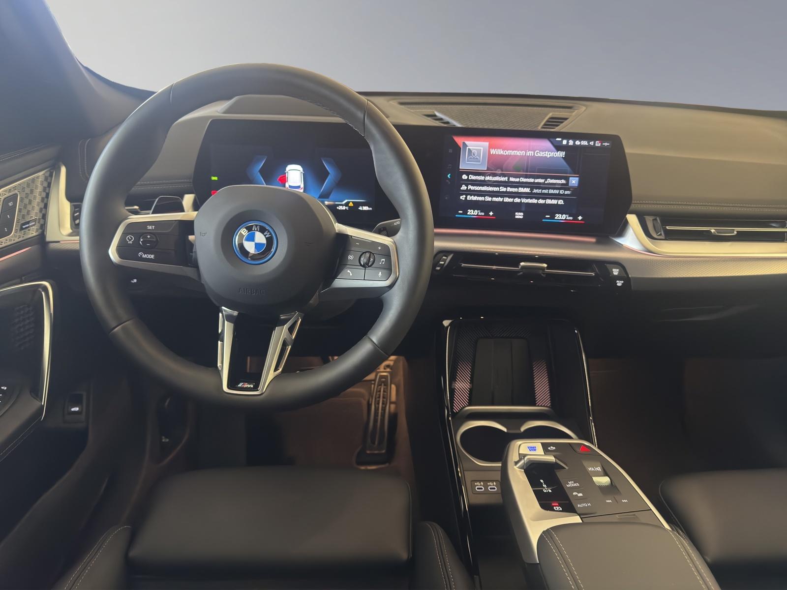 BMW iX1 30 xDrive M-SportPaket-image-10